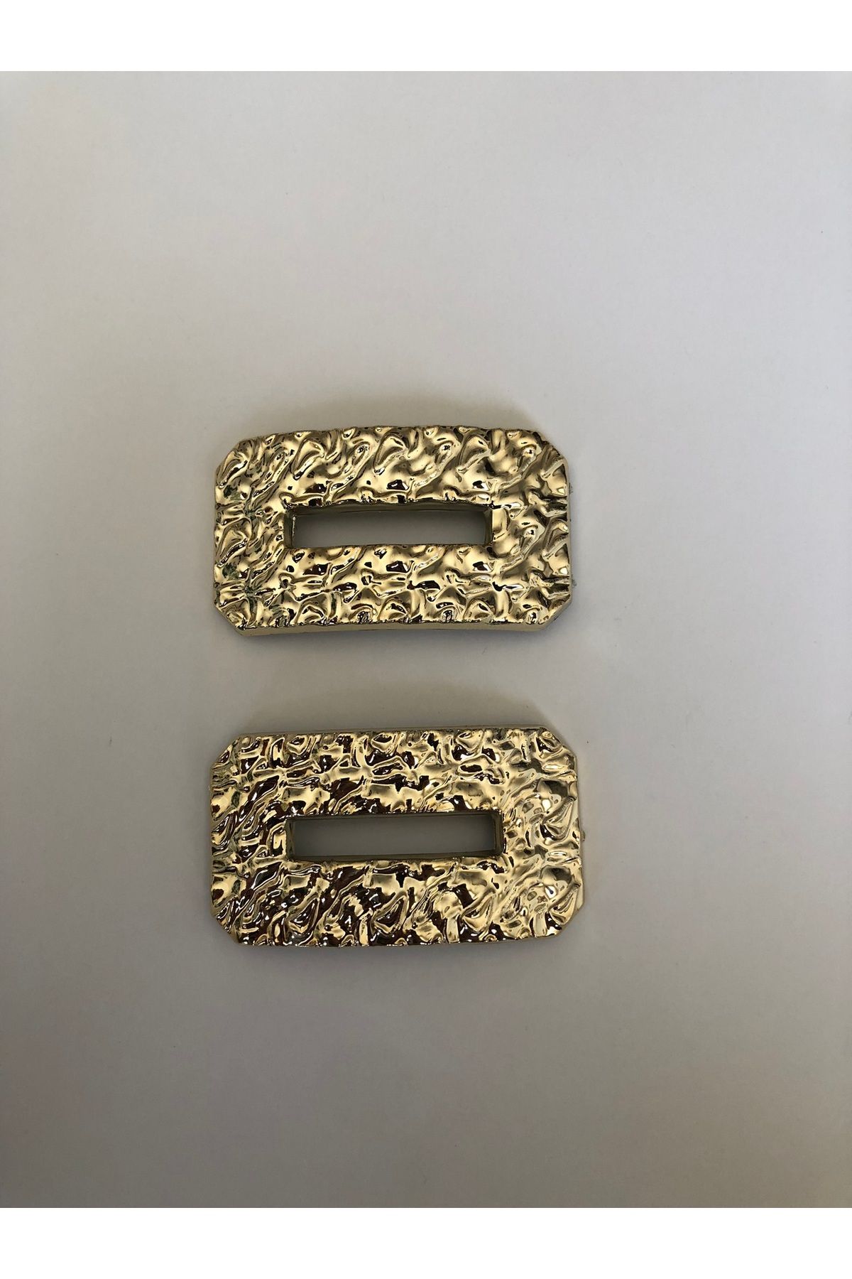 KumaşEvi Altın Renk Plastik Ayakkabı Aksesuarı – Dikdörtgen Desenli Plastik Süs Tokası 5.5x3 cm ( 1 ÇİFT )