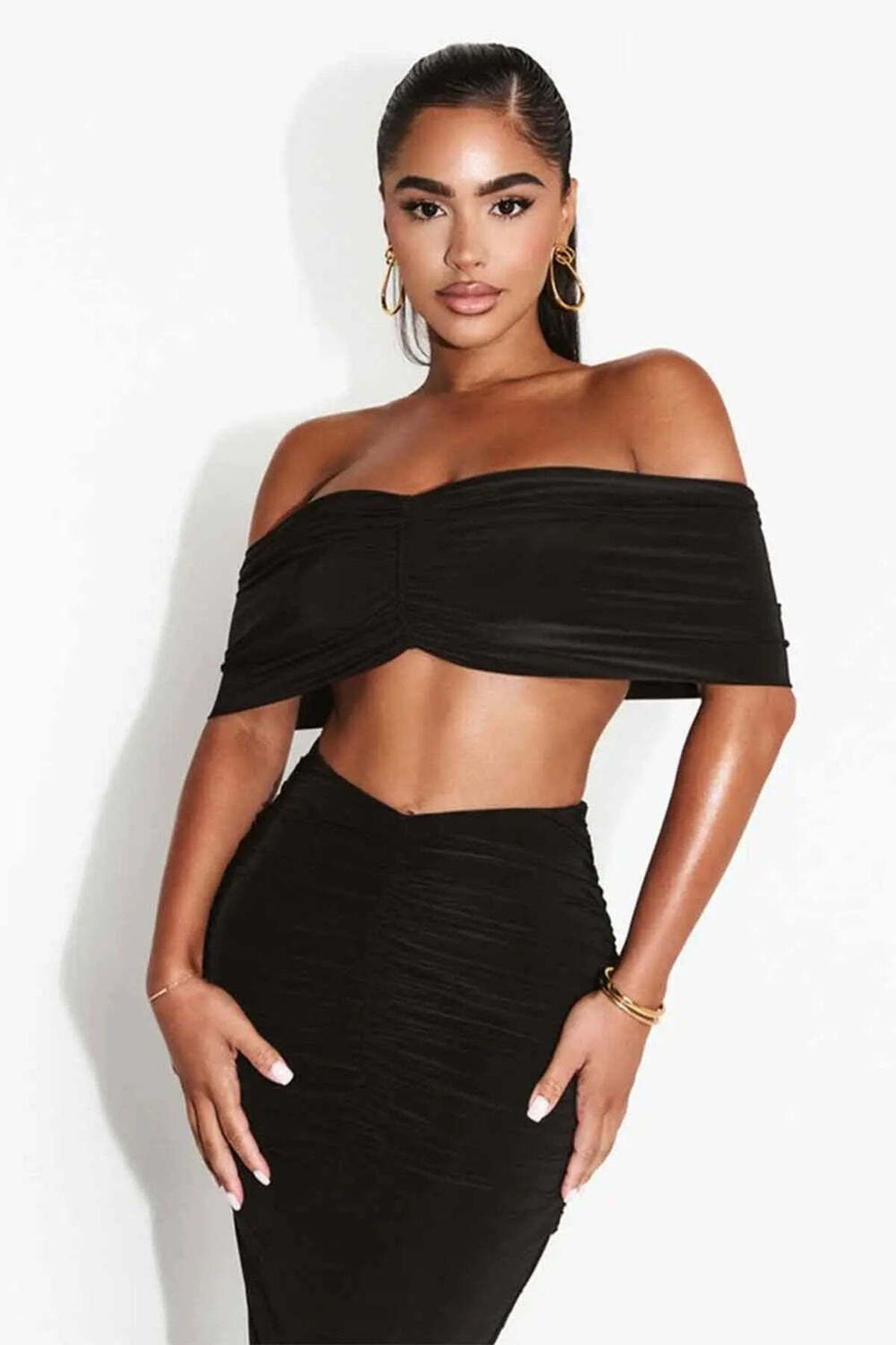 American Rag Cie Off-Shoulder Ruched Crop Top - Şık Tasarım, Konforlu Fit