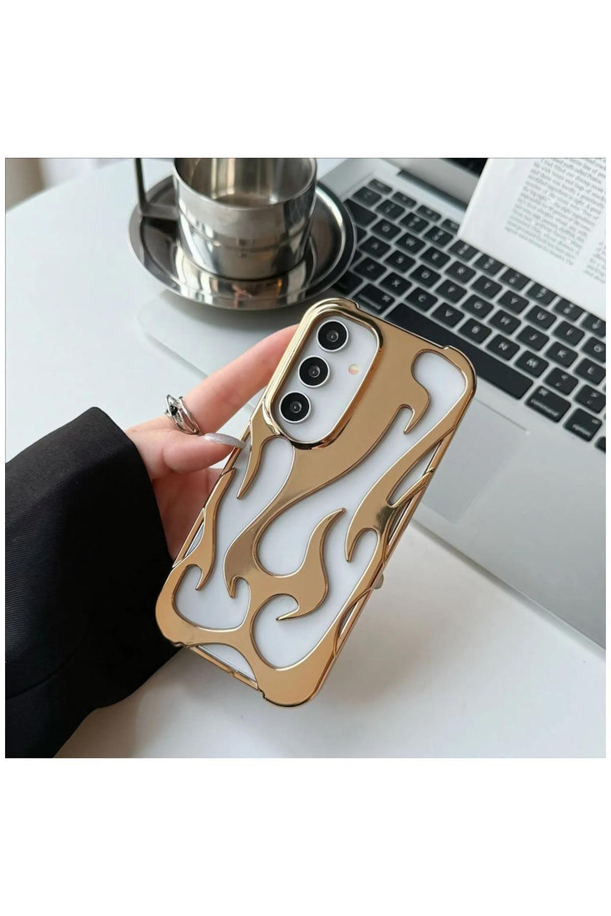 Pro Aksesuar Samsung Galaxy A15 5G Uyumlu Kılıf Alev Desenli Silikon Kılıf Gold