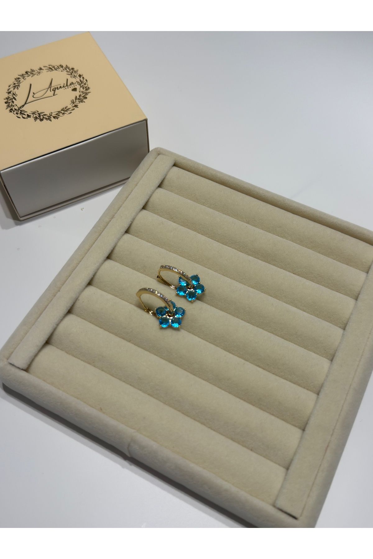 Laquila Jewellery Mariposa Mavi Çiçekli Çelik Küpe
