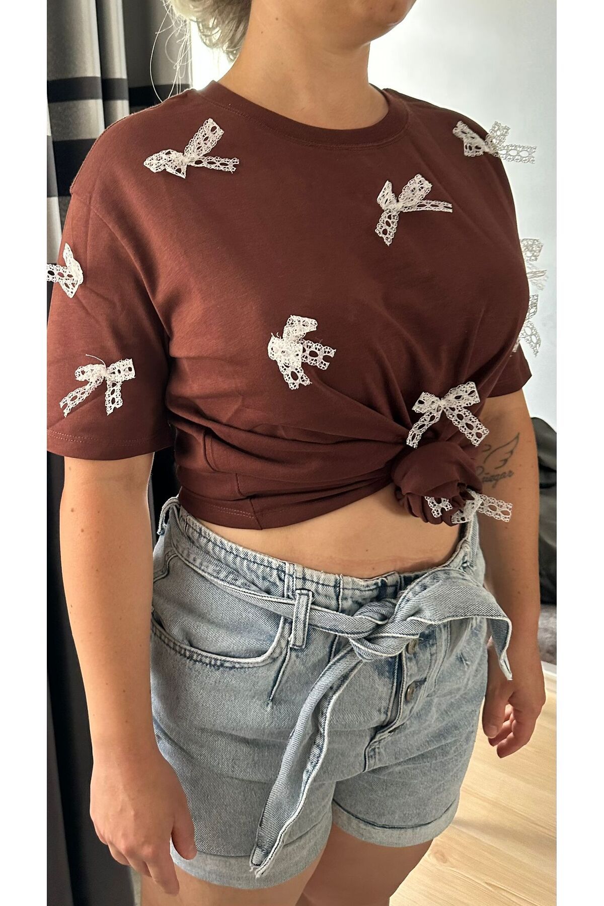 OYERGA MODA Kadın Fiyonk Detaylı T-Shirt