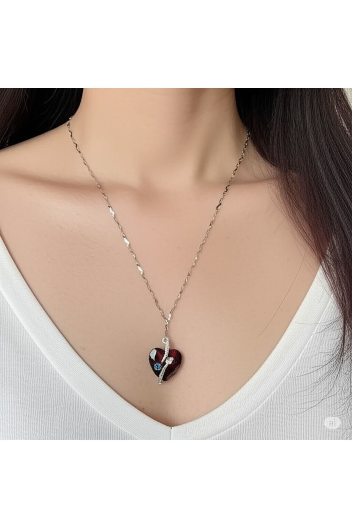 FAMEMUS ACCESSORY Kırmızı Kalp Taşlı Zincirli Kolye – Zirkon ve Renkli Taş Detaylı