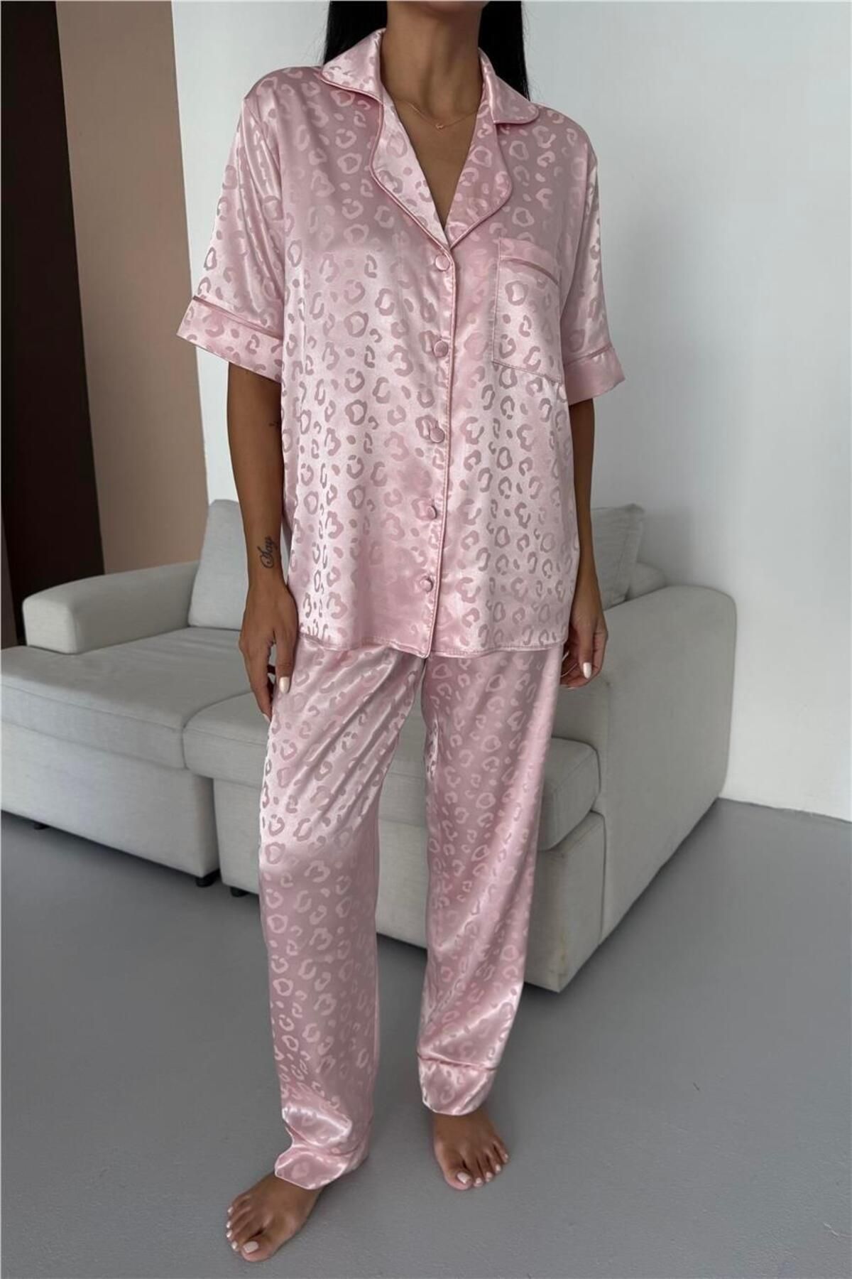 COCCOLARSI Tigre Affascinante Pudra Pembesi Jakarlı Saten Kısa Kol Pantolon Pijama Takımı