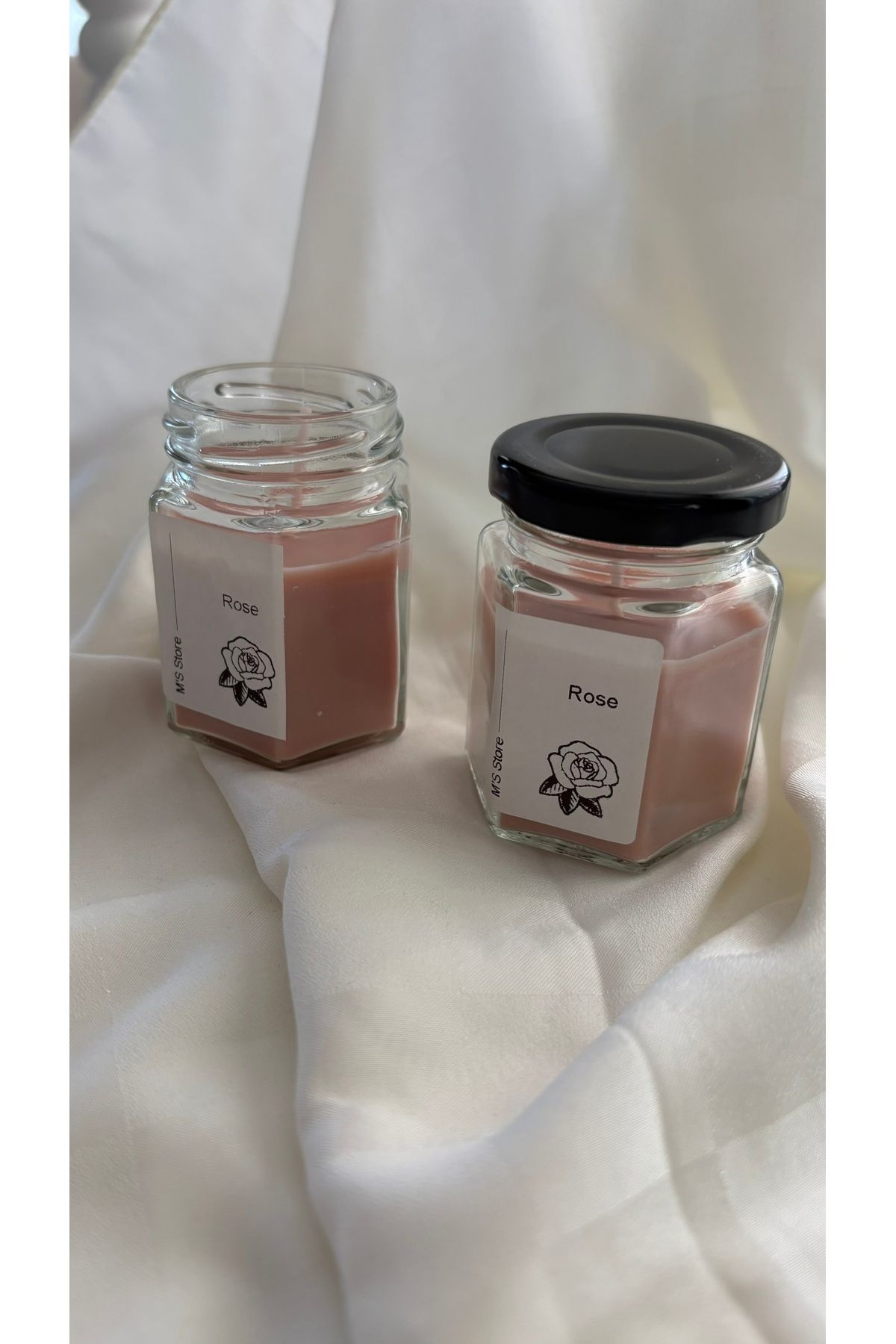 Artiscent Rose Kokulu El Yapımı 2’li Mum Seti | Romantik Gül Aromasıyla Evinize Zarafet Katın