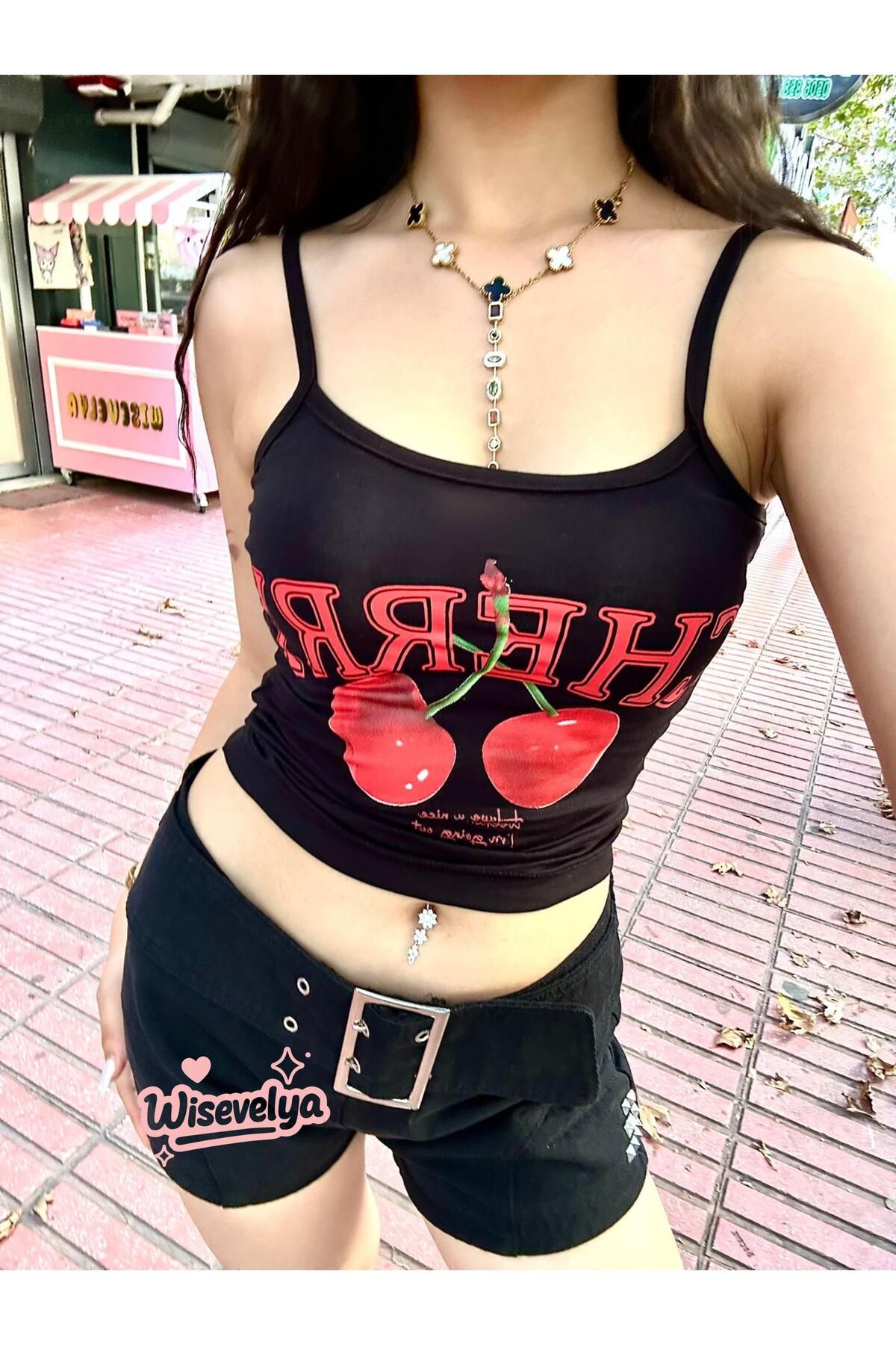 Wisevelya Siyah Cherry Y2K Askılı Crop