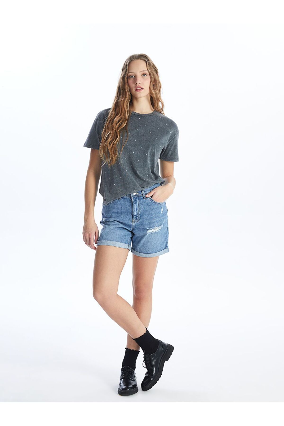 LC Waikiki Indigo Boyfriend Fit Yırtık Detaylı Kadın Jean Şort