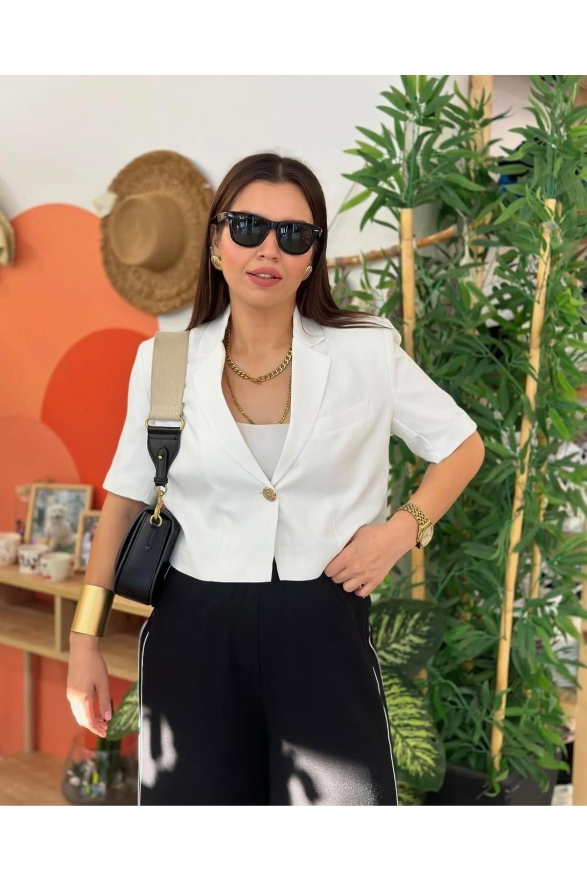 Damranın Dolabı Kısa kollu blazer ceket beyaz