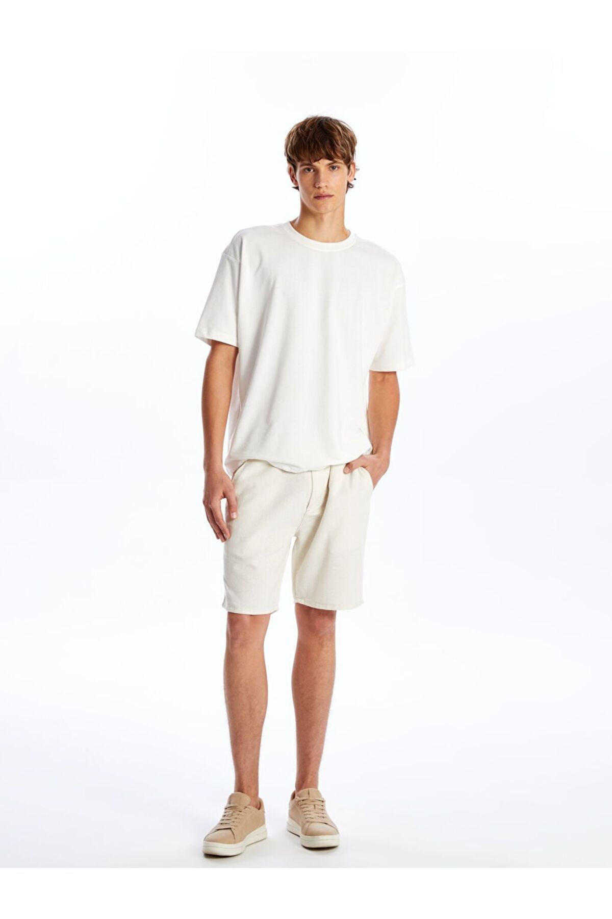 LC Waikiki Ekru Slim Fit Erkek Şort