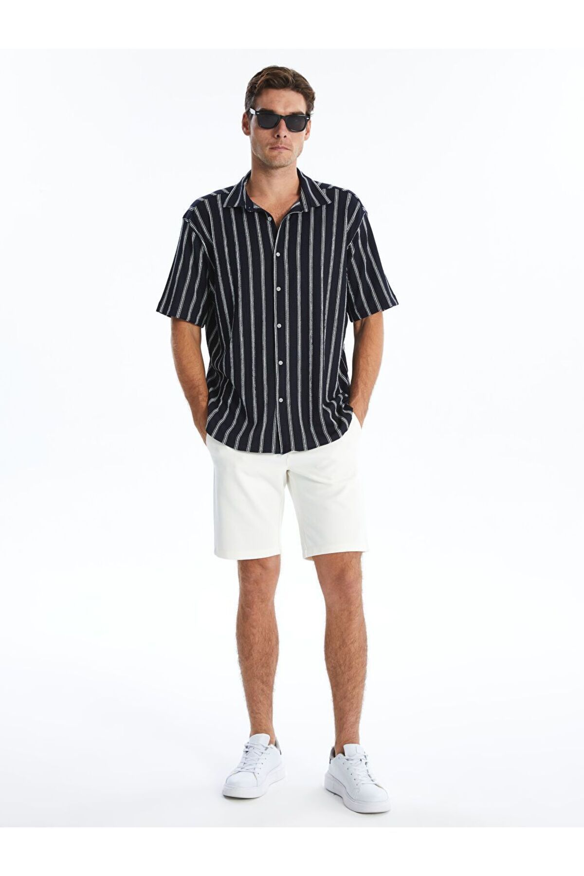 LC Waikiki Ekru Slim Fit Erkek Şort