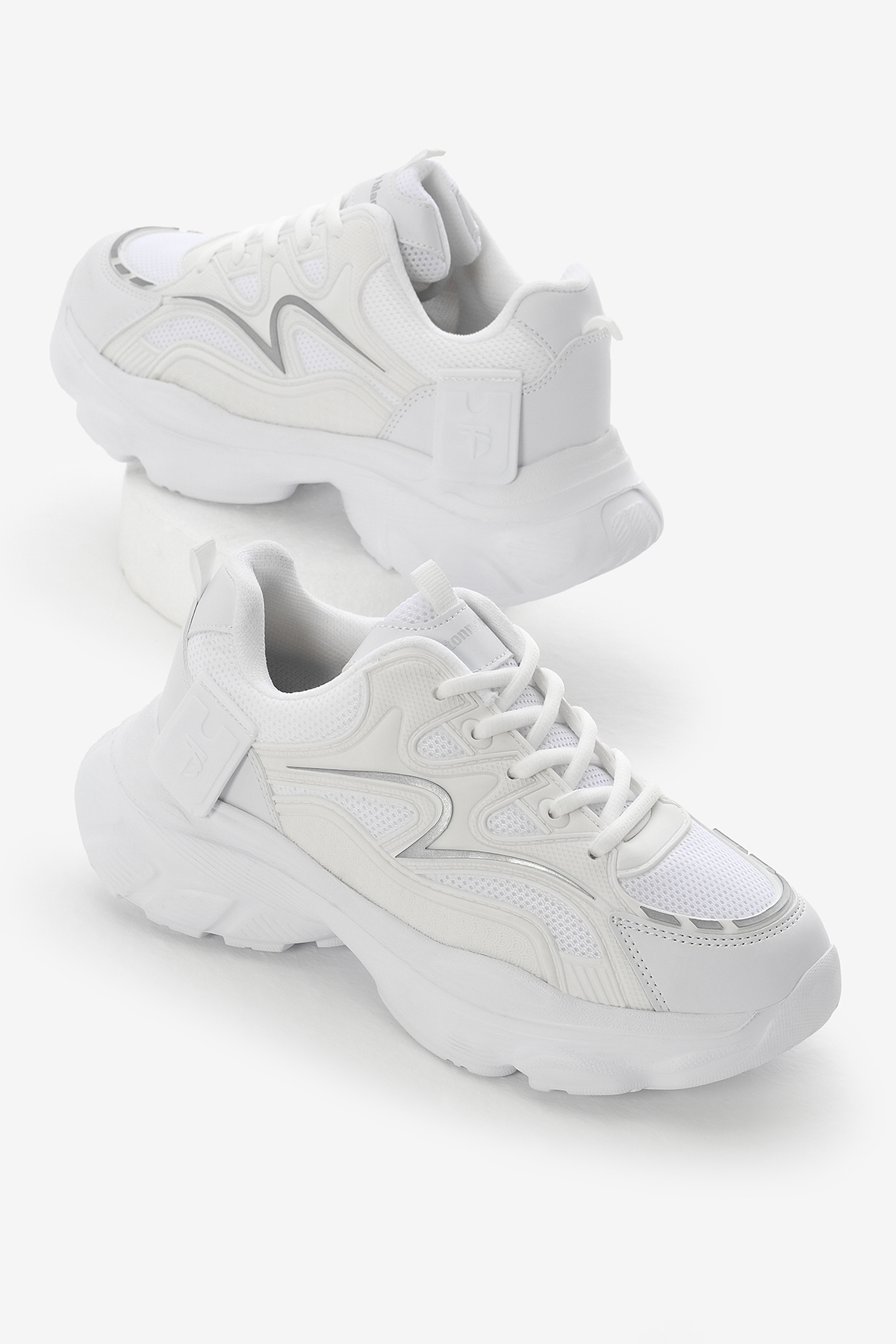 Tonny Black  Kadın Beyaz Yüksek EVA Faylon Taban Nefes Alabilen Kumaş Desenli Bağcıklı Spor Ayakkabı