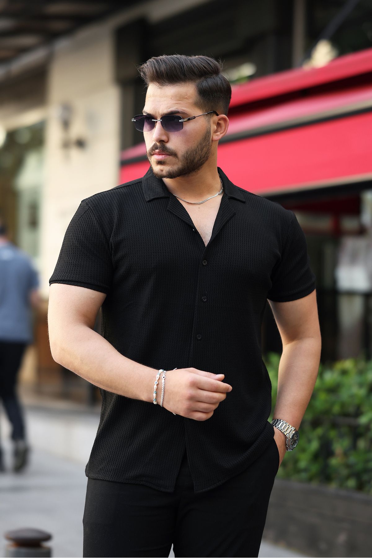REFRESH Style Erkek Siyah Apaş Yaka Kısa Kollu Gömlek