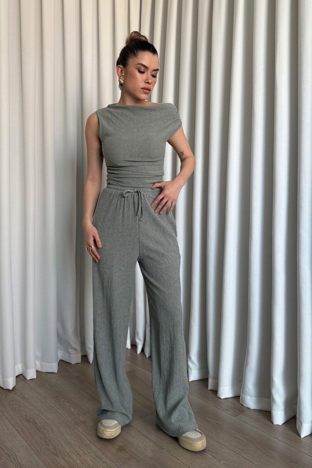 ROUPAS Bluz-Pantolon Takım
