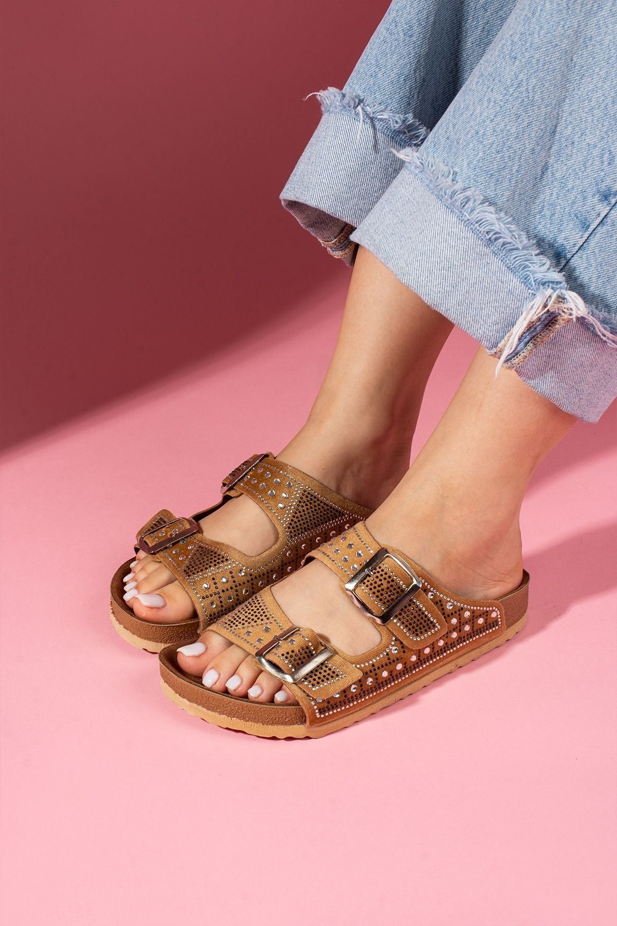 FUGA MODA Zinora Taba Köşeli Taş Detaylı Tokalı Çift Bant Kadın Terlik