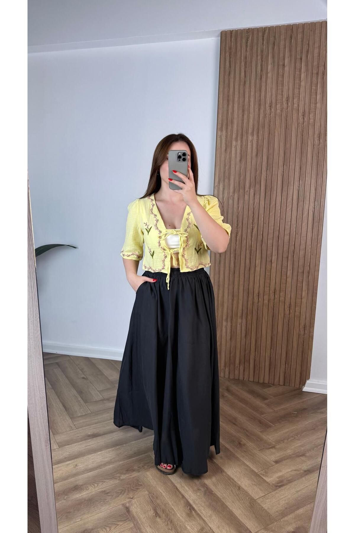 songül özdeş Yeni Sezon Bağlamalı Crop İşlemeli Bluz