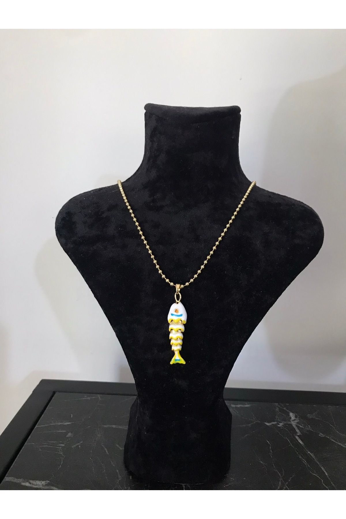 shop BALIK DESENLİ GOLD ZİNCİRLİ BEYAZ SARI RENKLİ DORİKA TAŞLI KOLYE