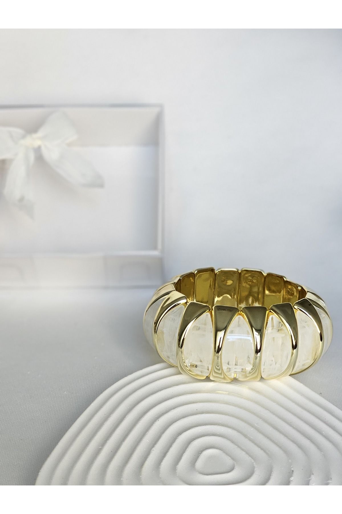 Roya Happiness KRİSTAL GÖRÜNÜMLÜ TAŞLI ESNEK BİLEKLİK RENKLİ GOLD DETAYLI YAZLIK ALAÇATI BİLEKLİK HEDİYE KUTULU