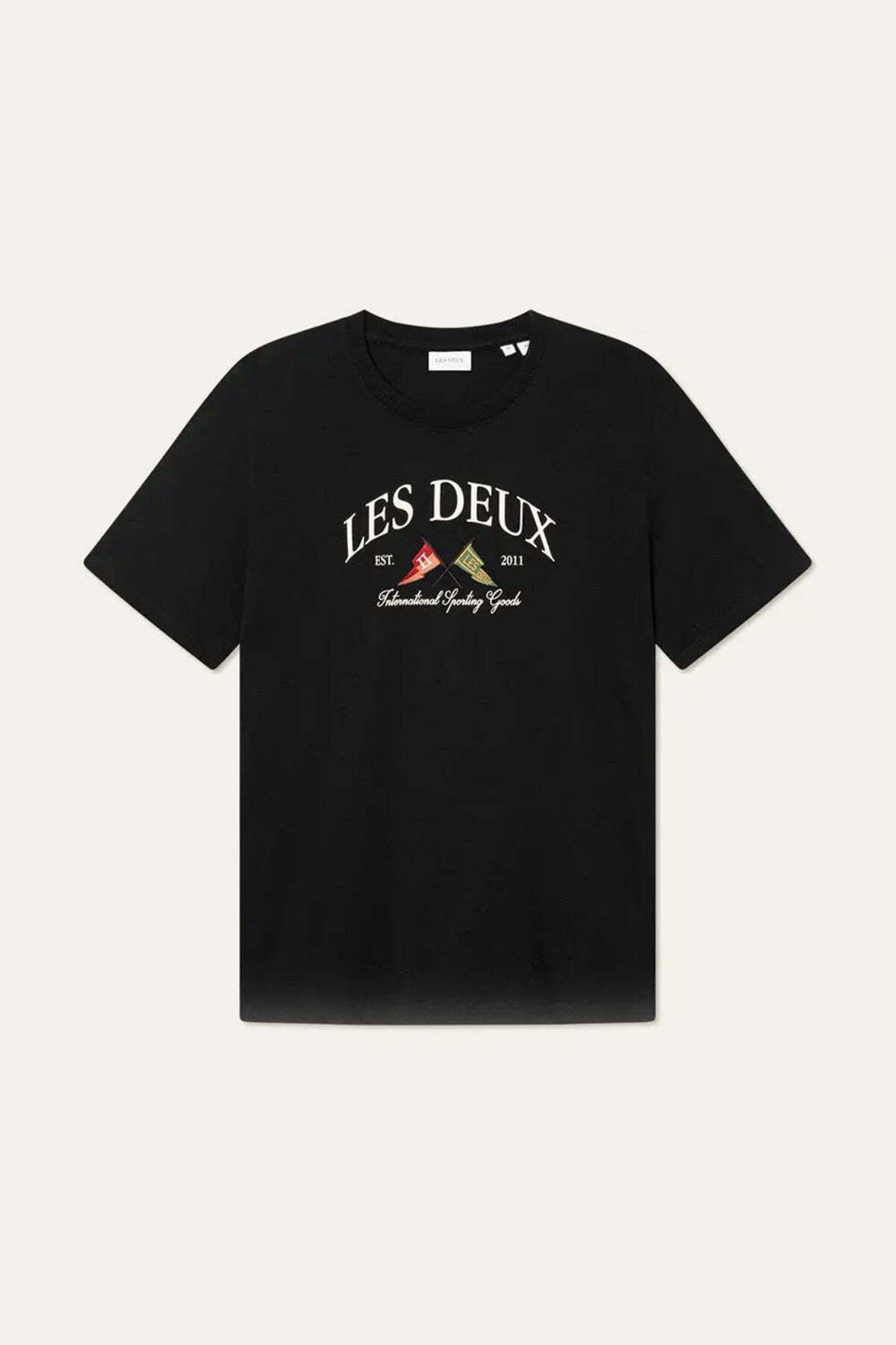 American Rag Cie Doğal Pamuktan Üretilmiş Ivy League T-Shirt ile Şık ve Rahat Stil