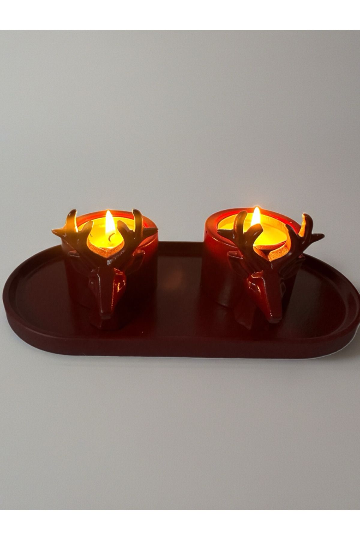 Elithestudio "Elithé Studio" Geyik Figürlü Tealight Mumluk Seti – Kırmızı 2'li" 2 adet tealight mum dahildir.