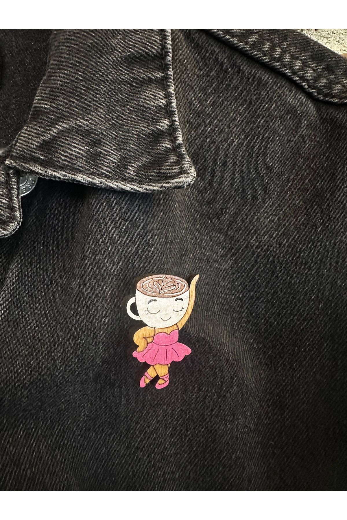 gokmentoy Ballerina Cappucino Ahşap El Boyaması Broş