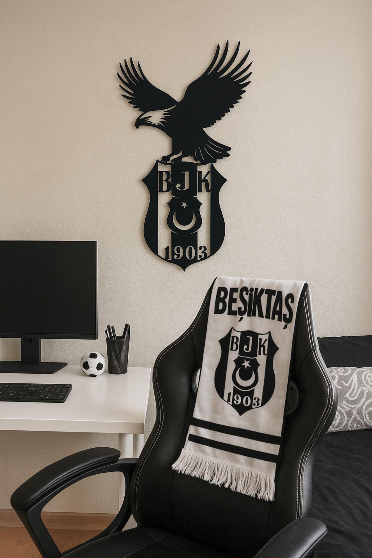 luxvia Beşiktaş Kartal Logolu Duvar Dekoru