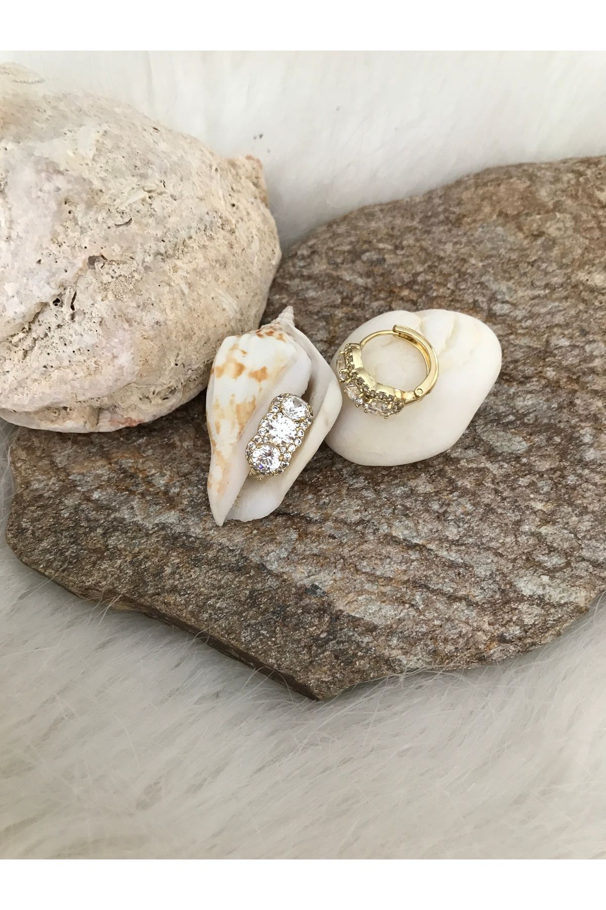 XUPİNGS JEWELRY İri Sıralı Taşlı Kuyumcu Model 14 Ayar Renginde Xuping Halka Küpe