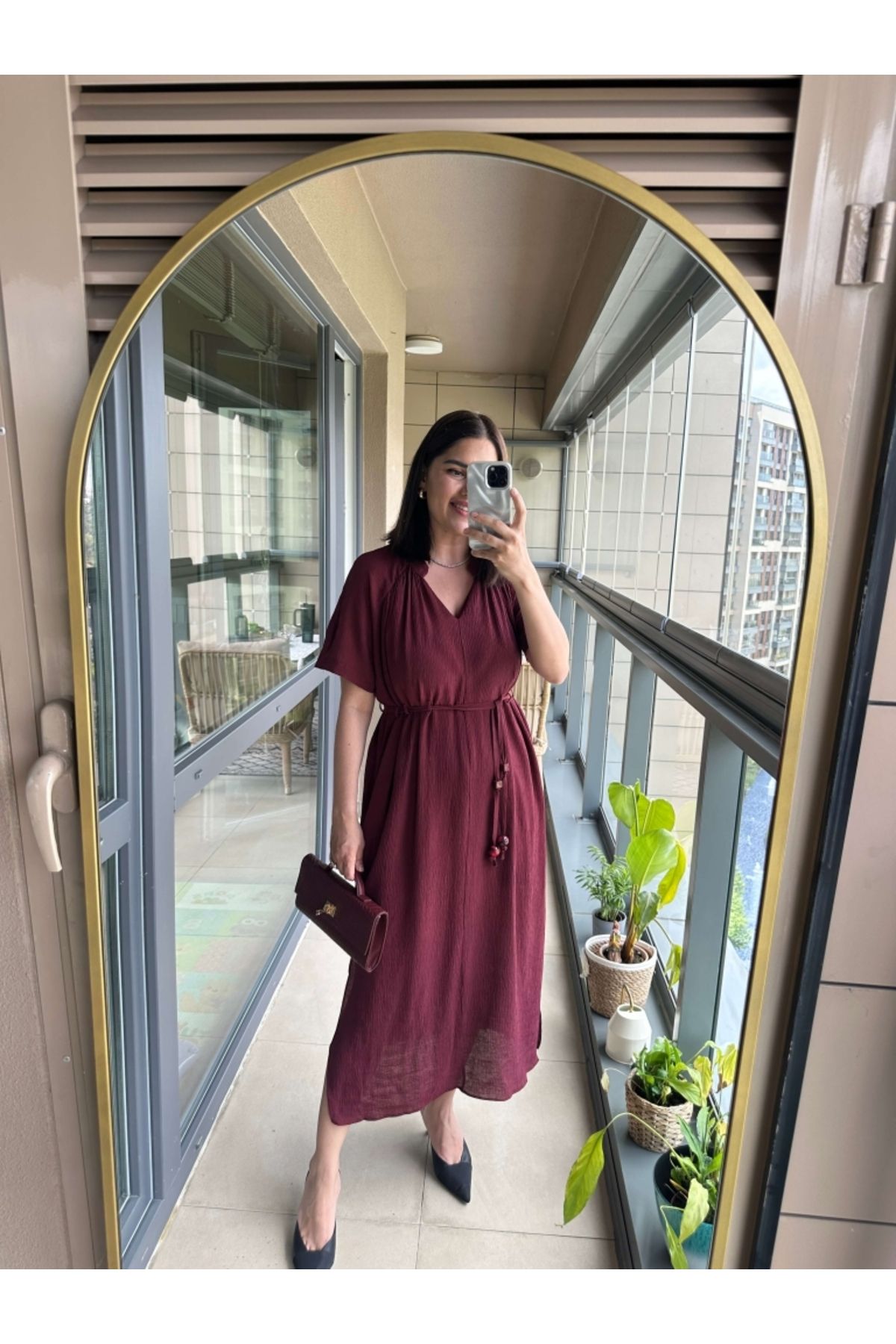 Elif Özbey Butik Bordo Boncuk Kemerli Kısa Kollu Elbise