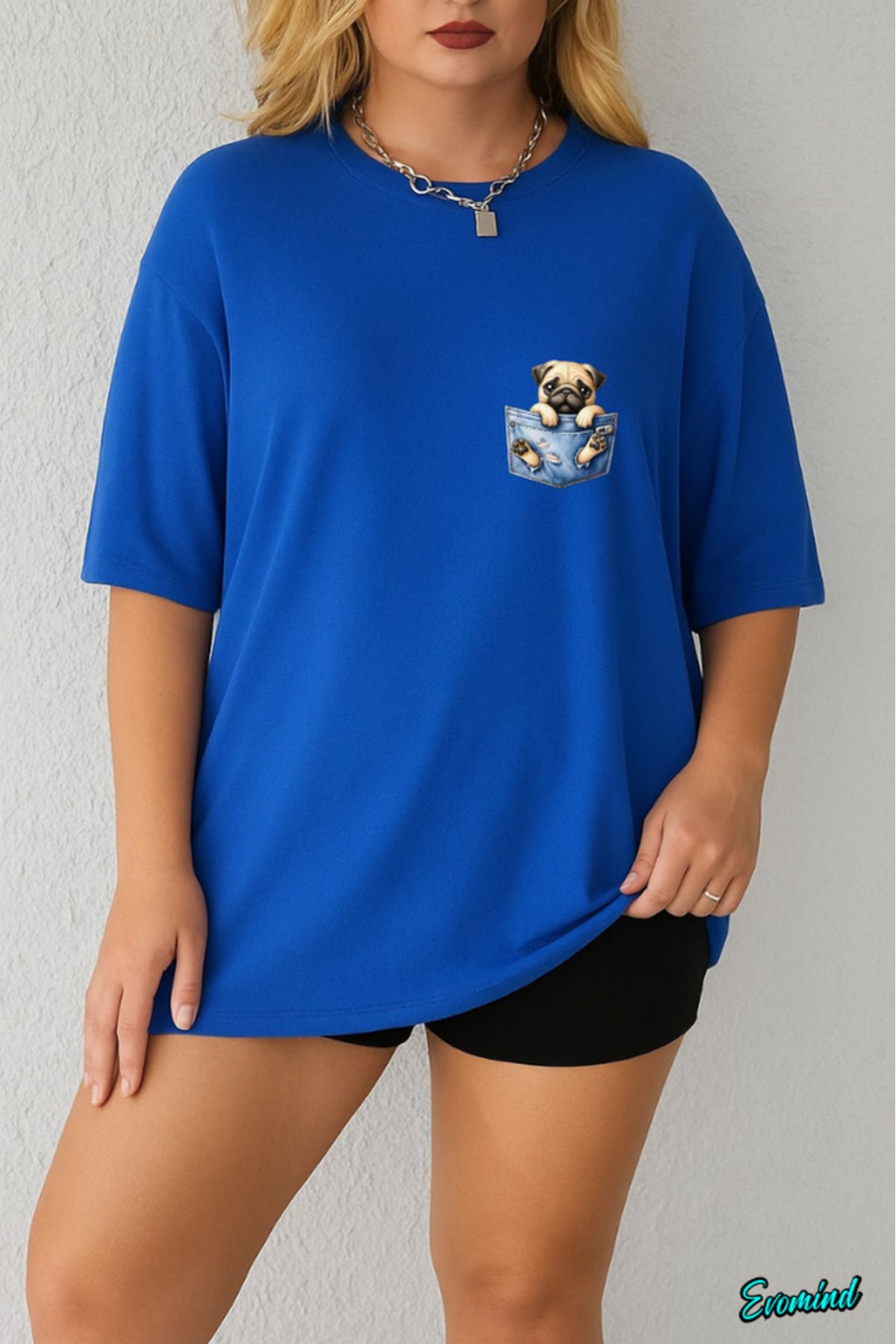 Evomind Büyük Beden Cepte Köpek Baskılı T-shirt