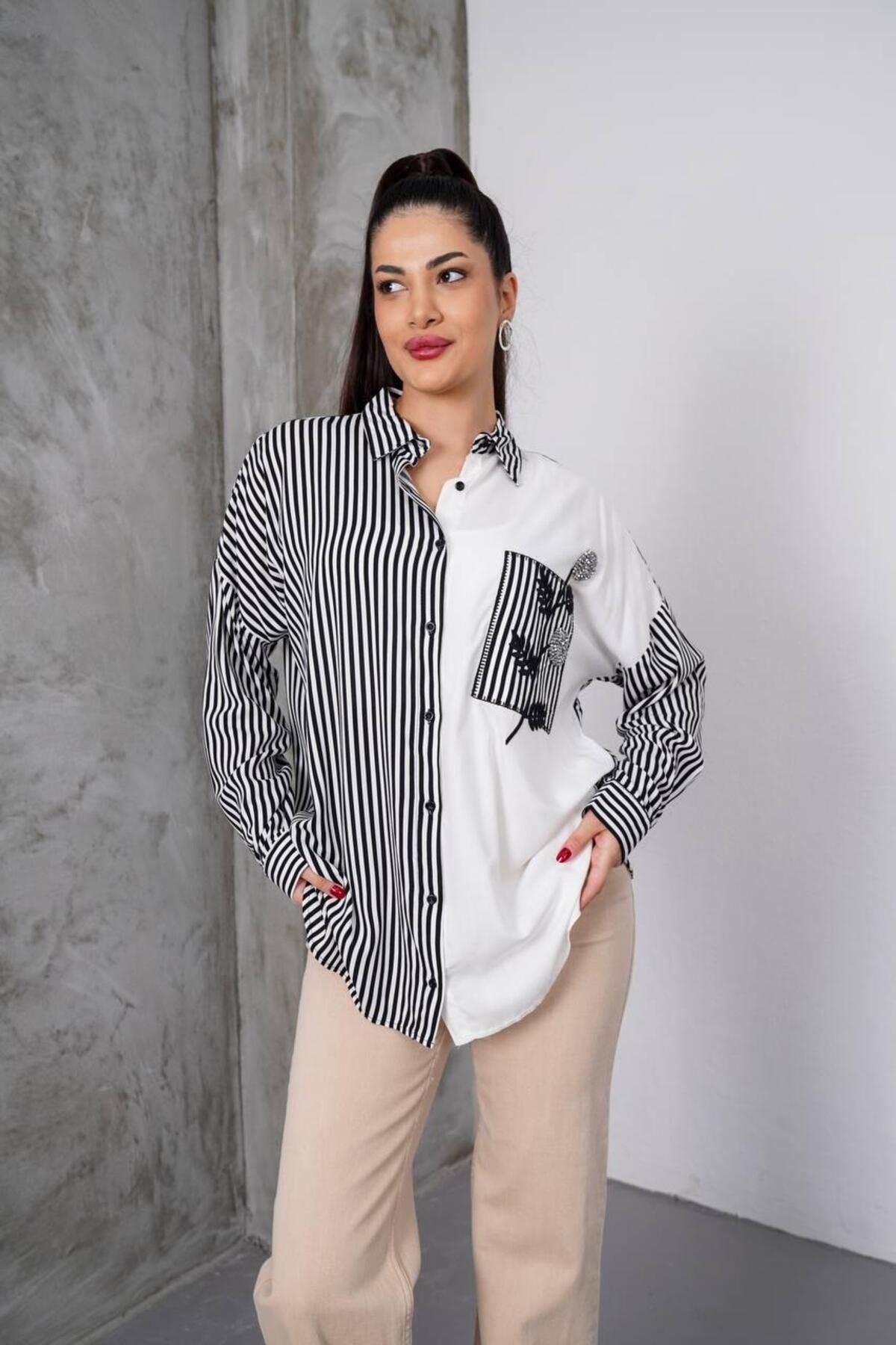 Tarzz Collection Kadın Çizgili Çiçek Nakış Detaylı Siyah Beyaz Oversize Gömlek