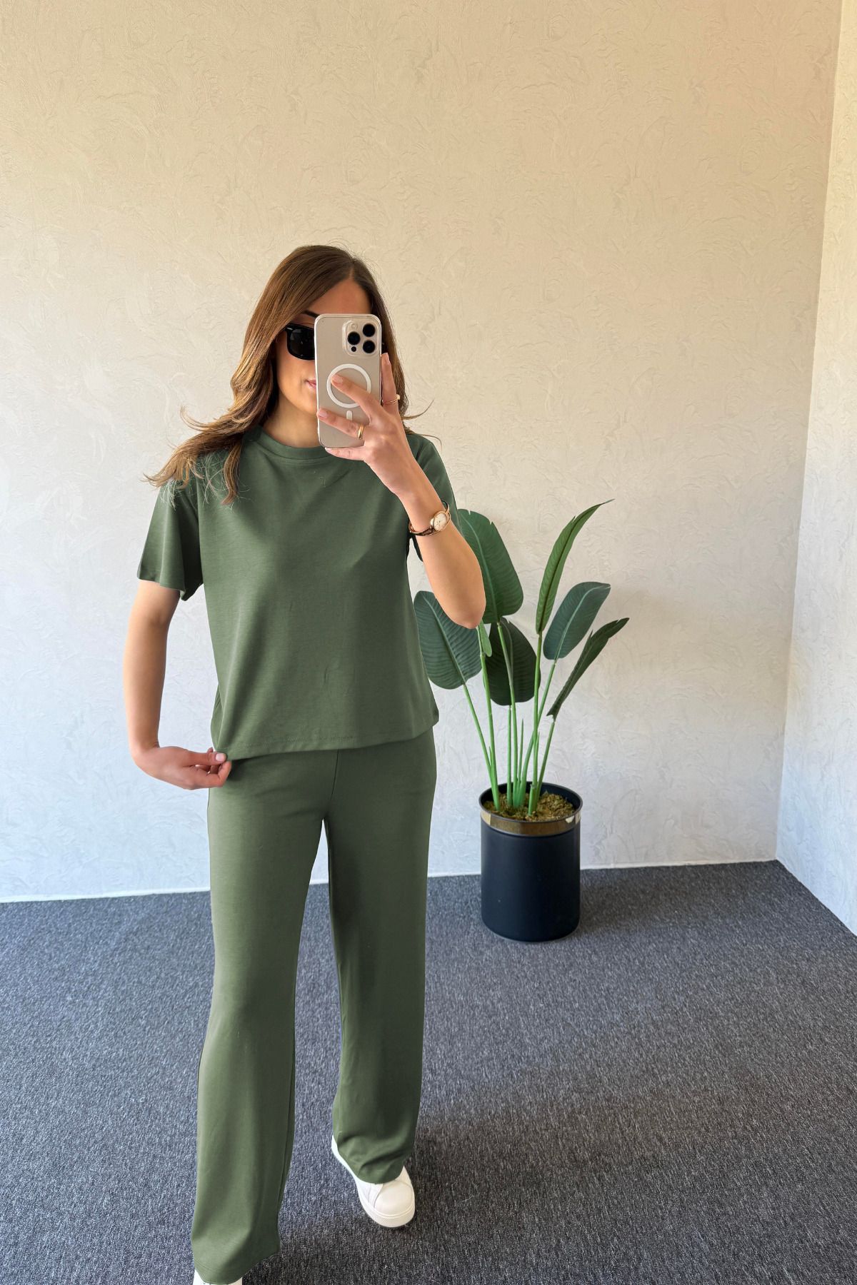 YAKAMEL Modal Kumaş Kısa Kollu T-Shirt & Pantolon Takımı