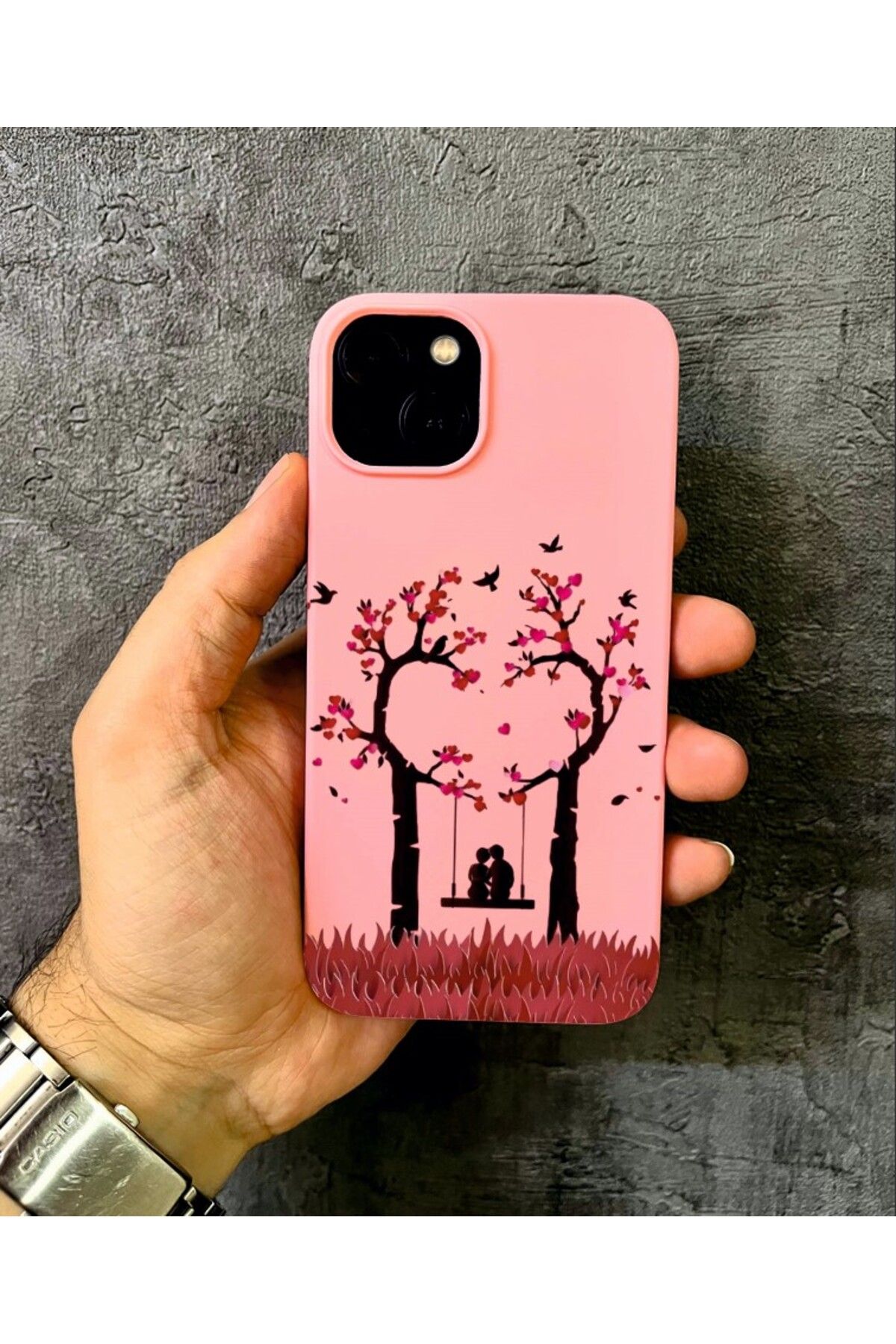 ALYACEPSTORE CASE İPHONE 13 Uyumlu Kalpli Ağaç ve Aşk Temalı Pembe Kılıf