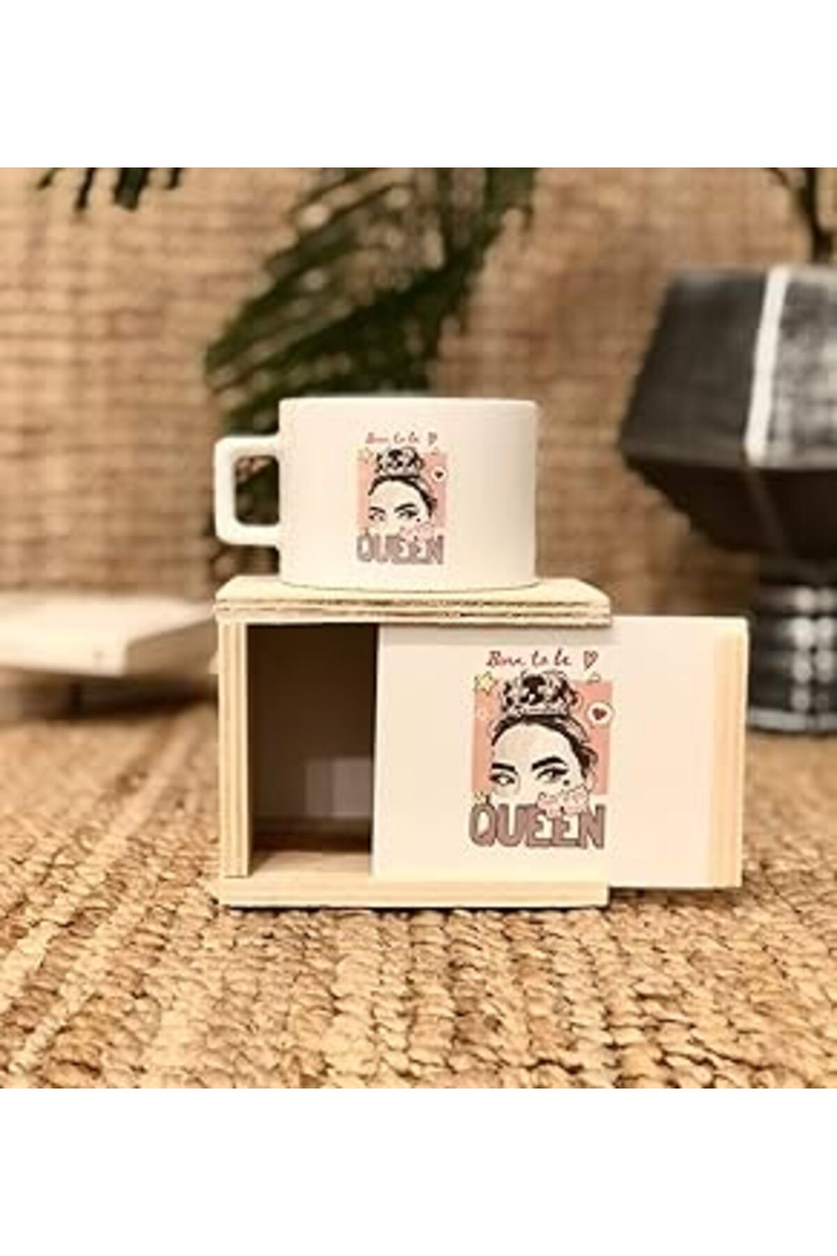 Pazarcan Giftmoda Pink Queen Tasarımlı Kutulu Kupa