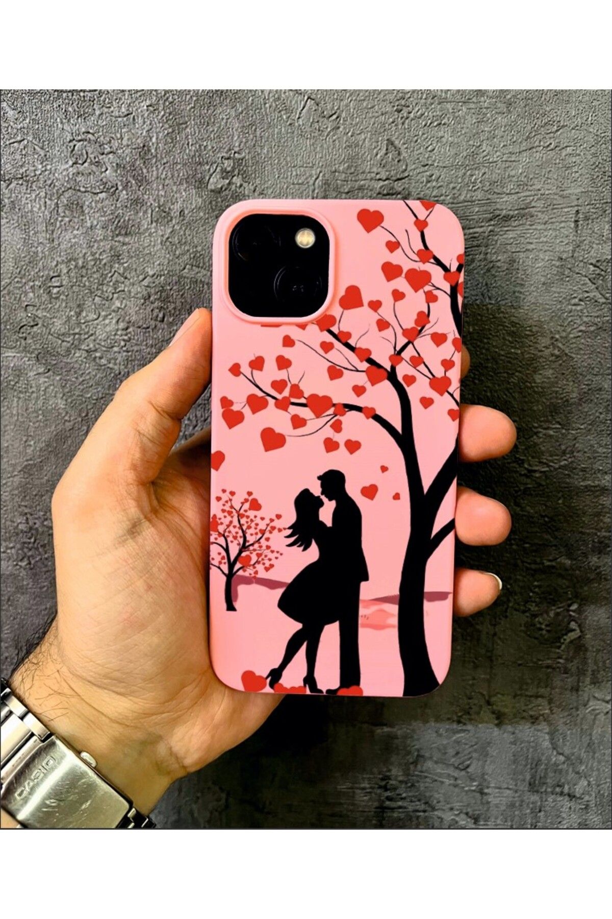 ALYACEPSTORE CASE İPHONE 13 Uyumlu Kalpli Ağaç ve Aşk Temalı Pembe Kılıf