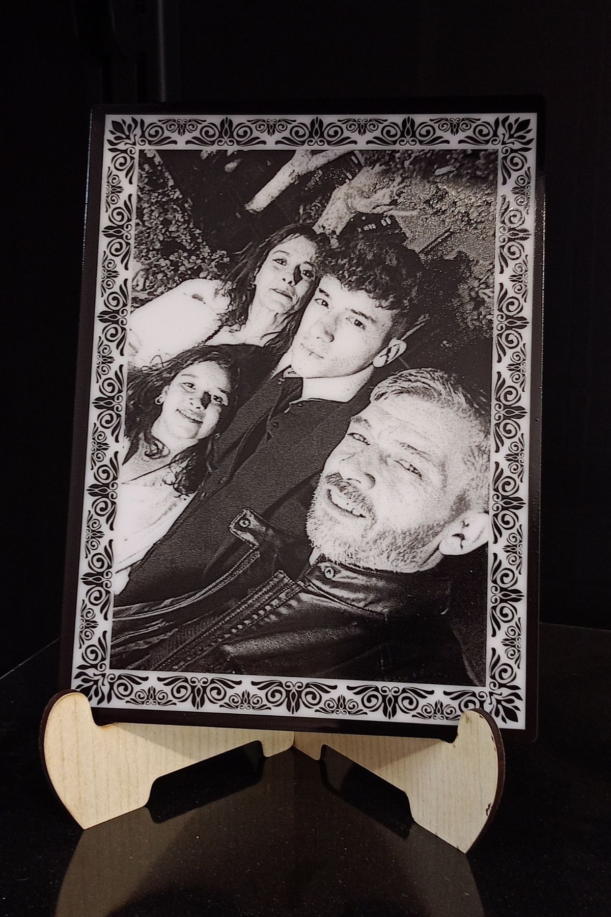 Ayyıldız Lazer Kişiye Özel Pleksi Lazer Kazıma Fotoğraf – Ömür Boyu Solmaz Anılar - Modern Hediye