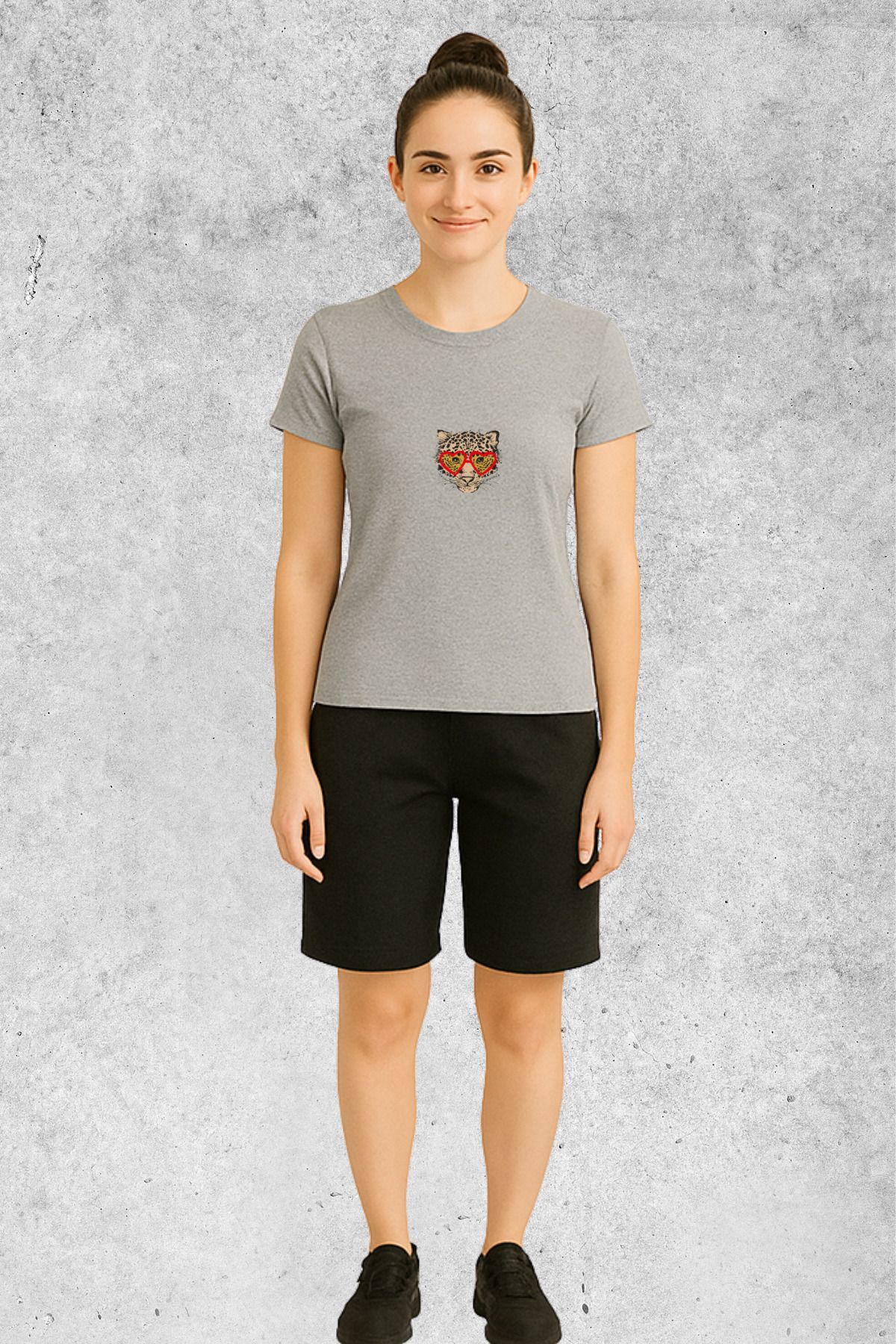 MOLICO Basic Unisex sıfır yaka kısa kollu GÖZLÜKLÜ LEOPAR BASKILI TSHİRT