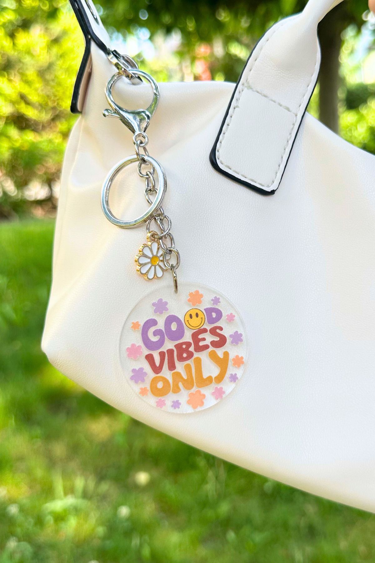 Lusida Design Good Vibes Only Tasarımlı Papatya Charmlı Anahtarlık ve Çanta Süsü Aksesuar