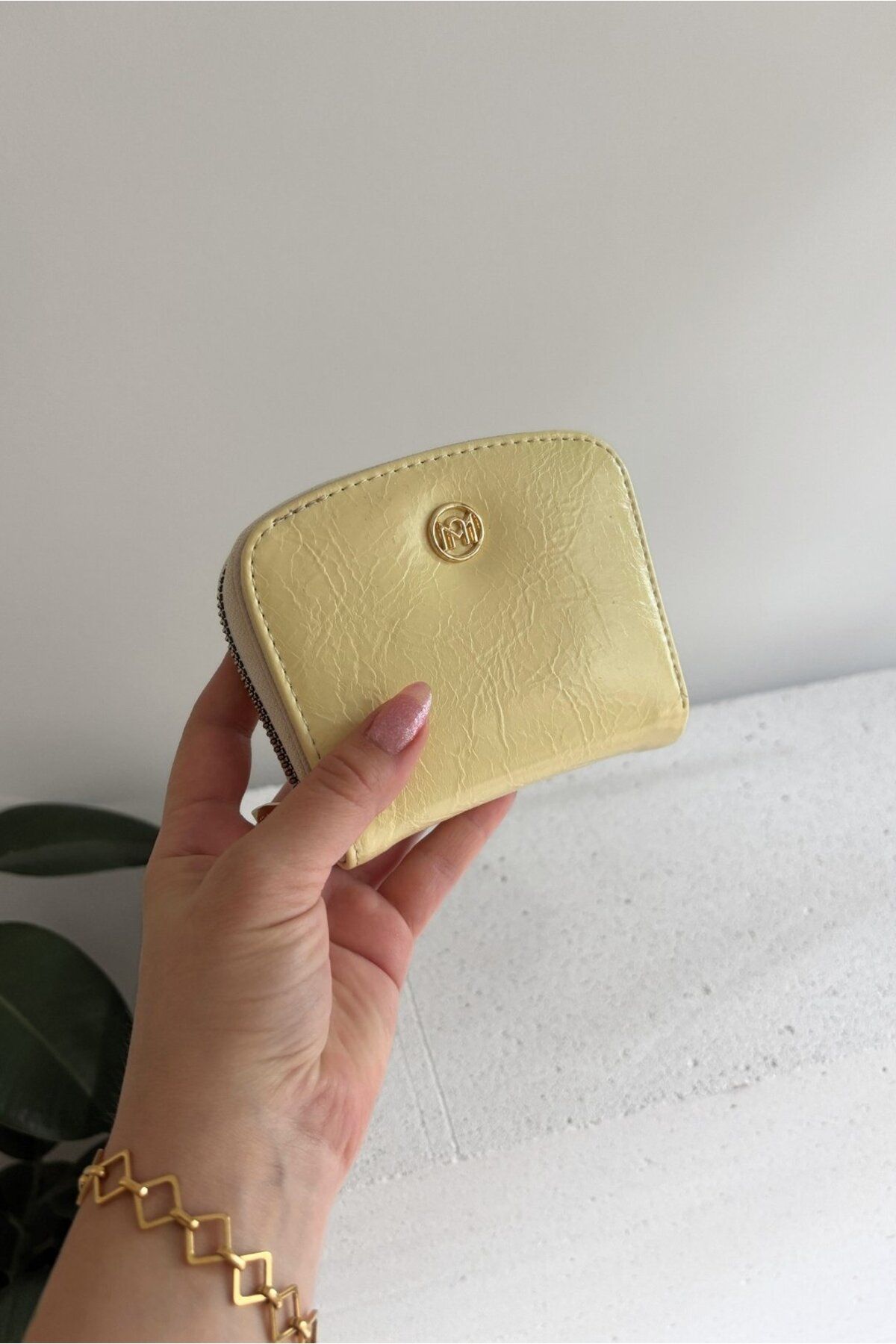 Yuka Atelier Luna Minimal ve Kullanışlı Orta Boy Suni Deri Cüzdan