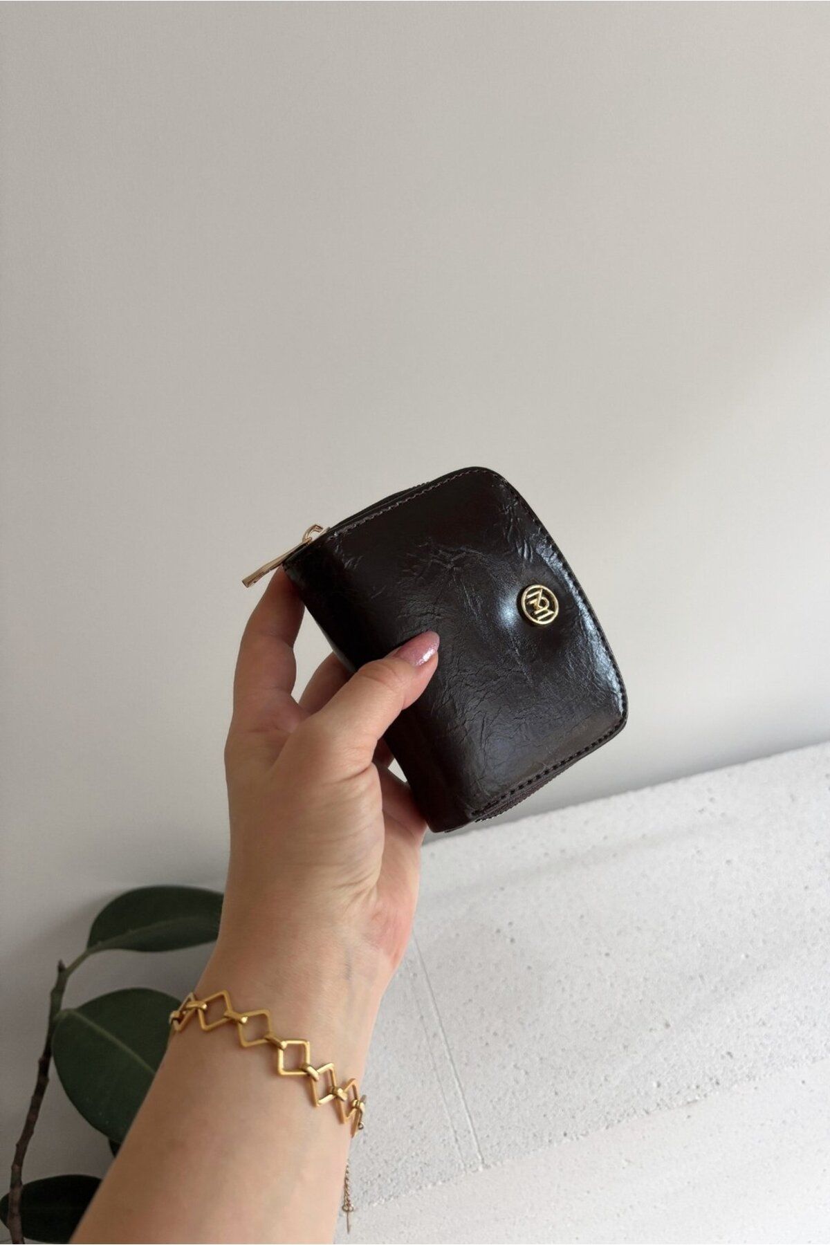 Yuka Atelier Luna Minimal ve Kullanışlı Orta Boy Suni Deri Cüzdan