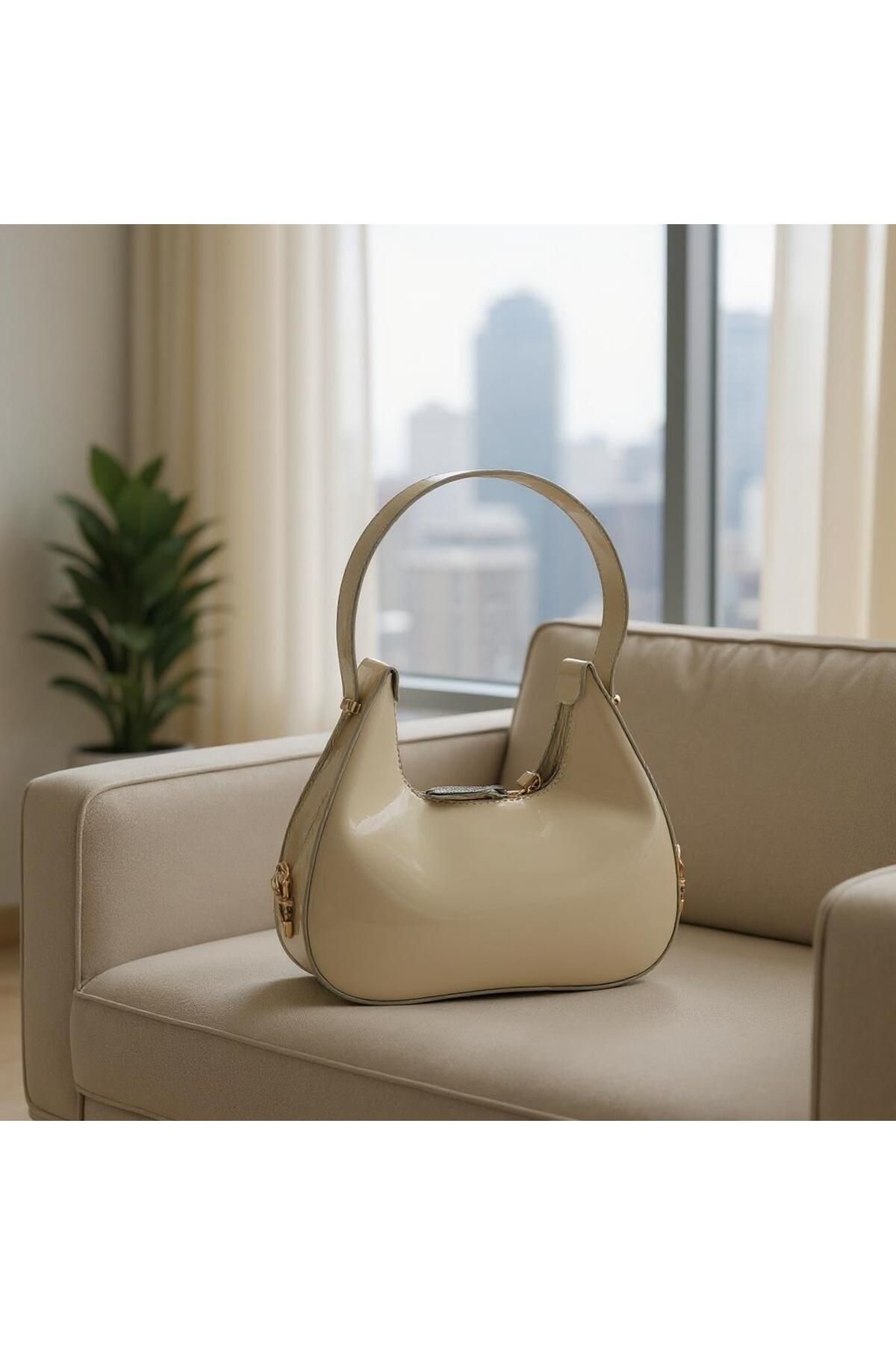 Besa Bags Moon Model El Çantası