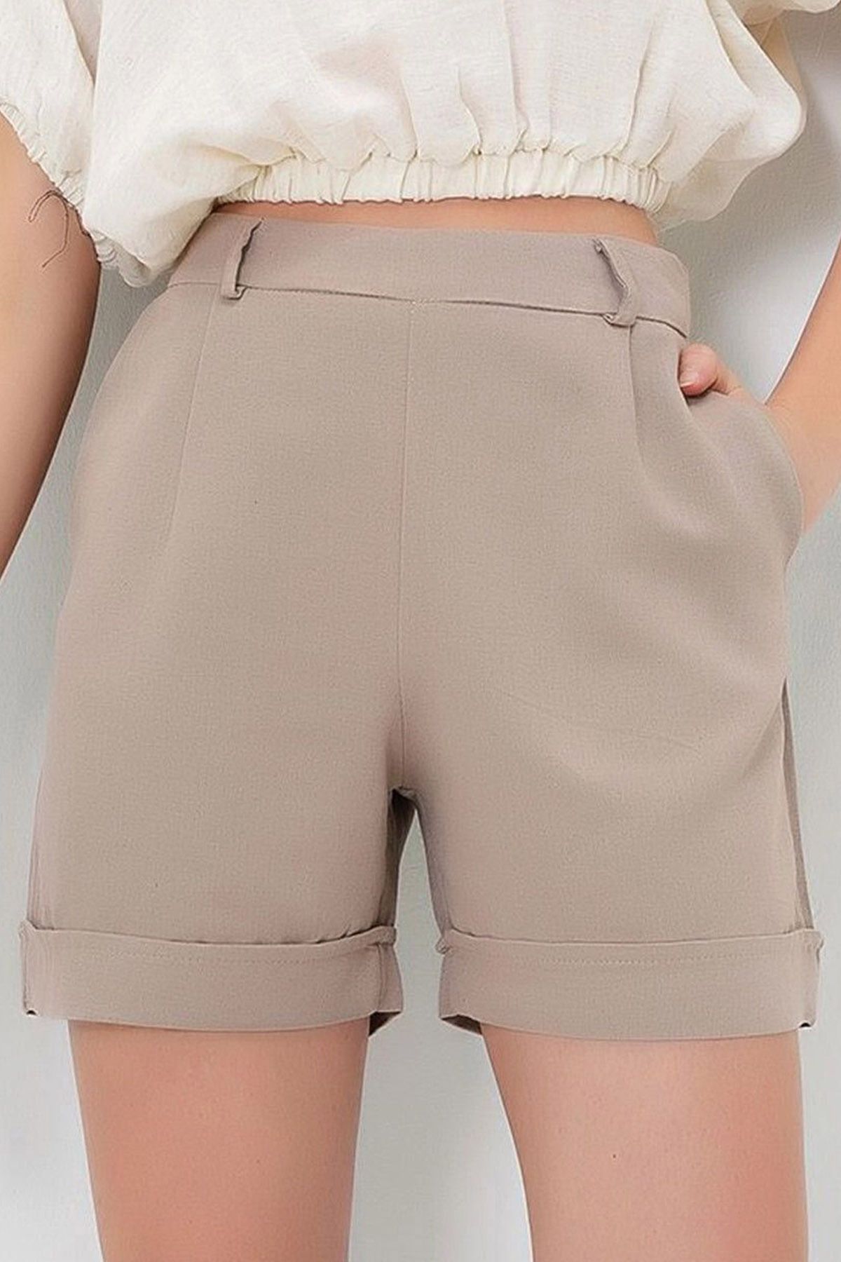 Ottawe Regular Fit Rahat Kalıp Paçası Duble Yüksek Belli Çift Cepli Casual Günlük Keten Şort