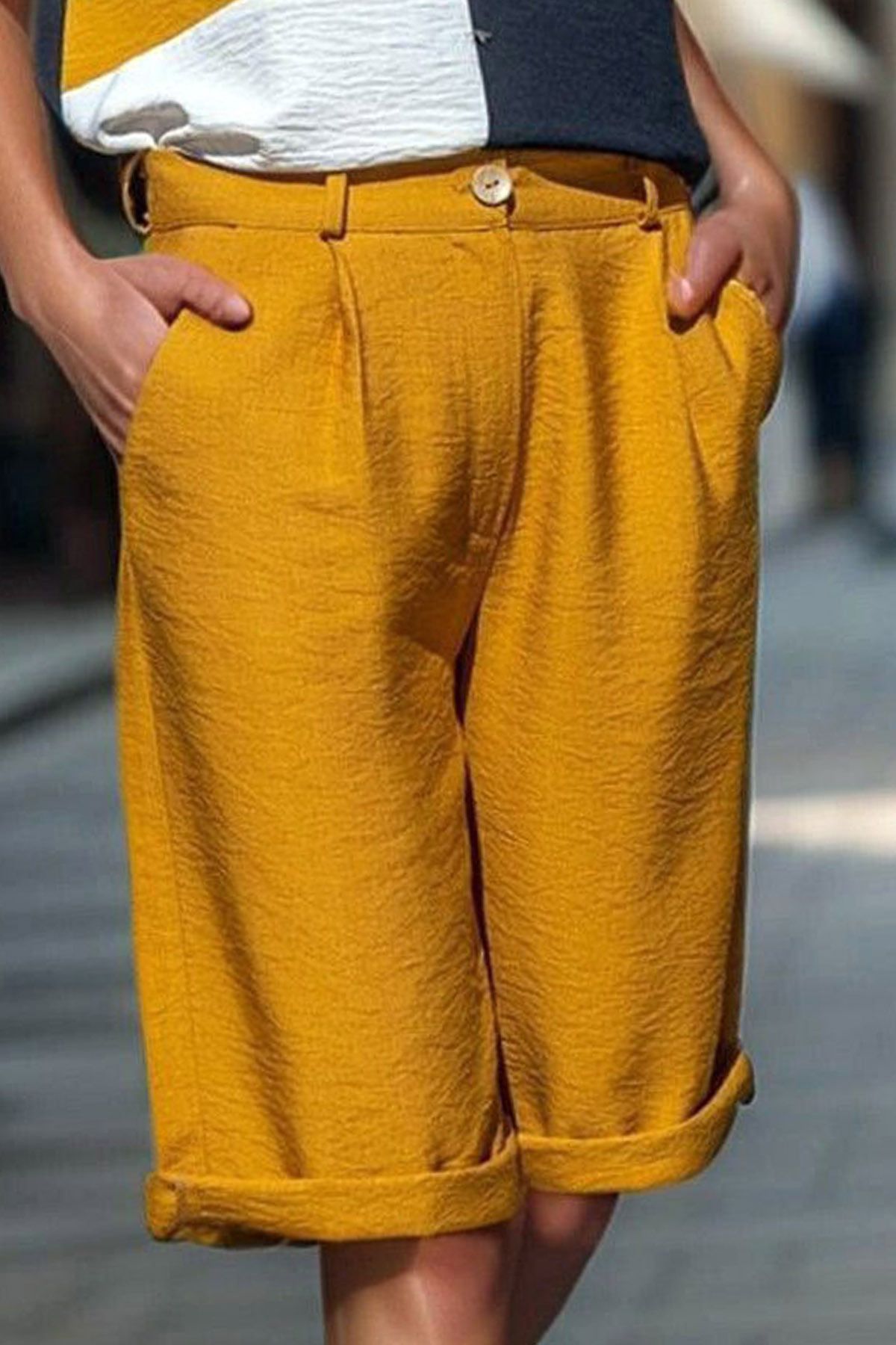Ottawe Regular Fit Rahat Kalıp Çift Cep Fermuarlı Normal Belli Midi Boy Boru Paça Şort (Kemersiz)