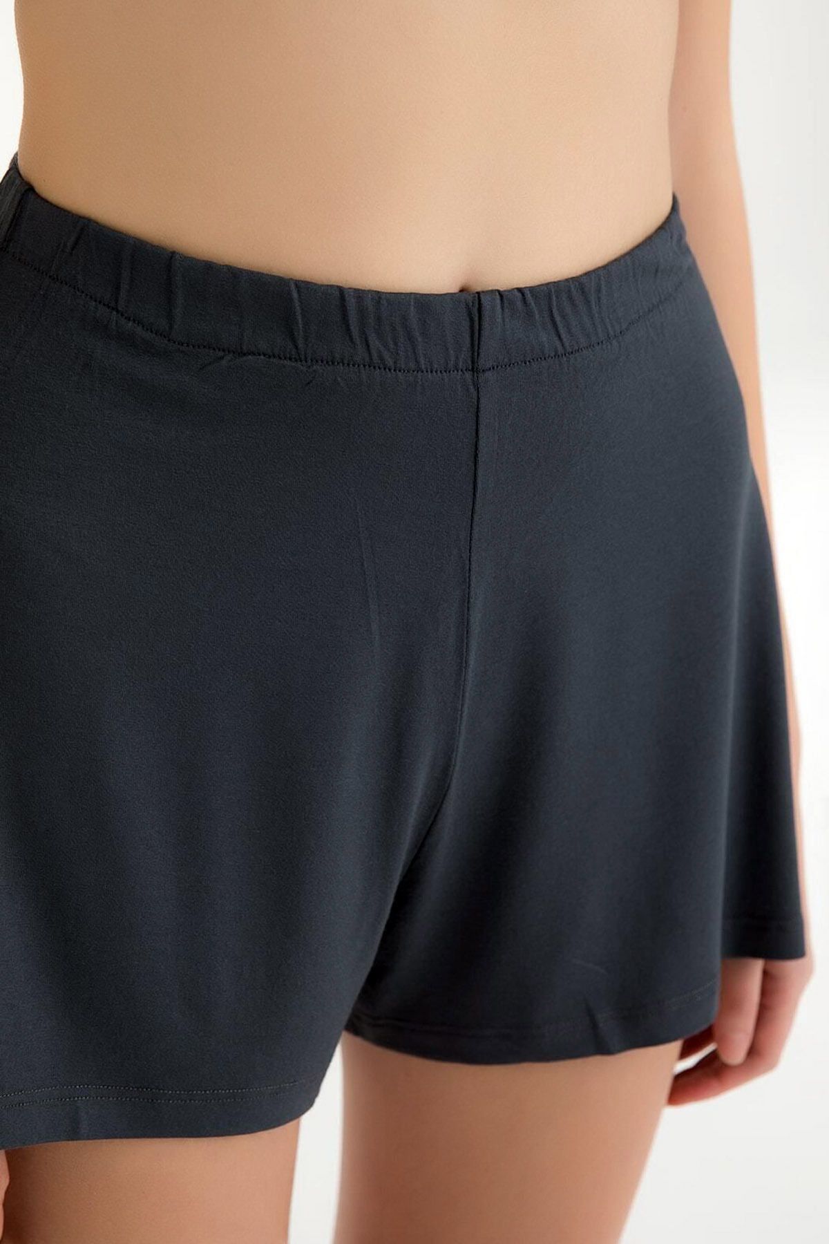 Ottawe Relaxed Fit Rahar Beli Lastikli Normal Belli Ultra soft Kumaş Bol Paça Tarz Casual Şort