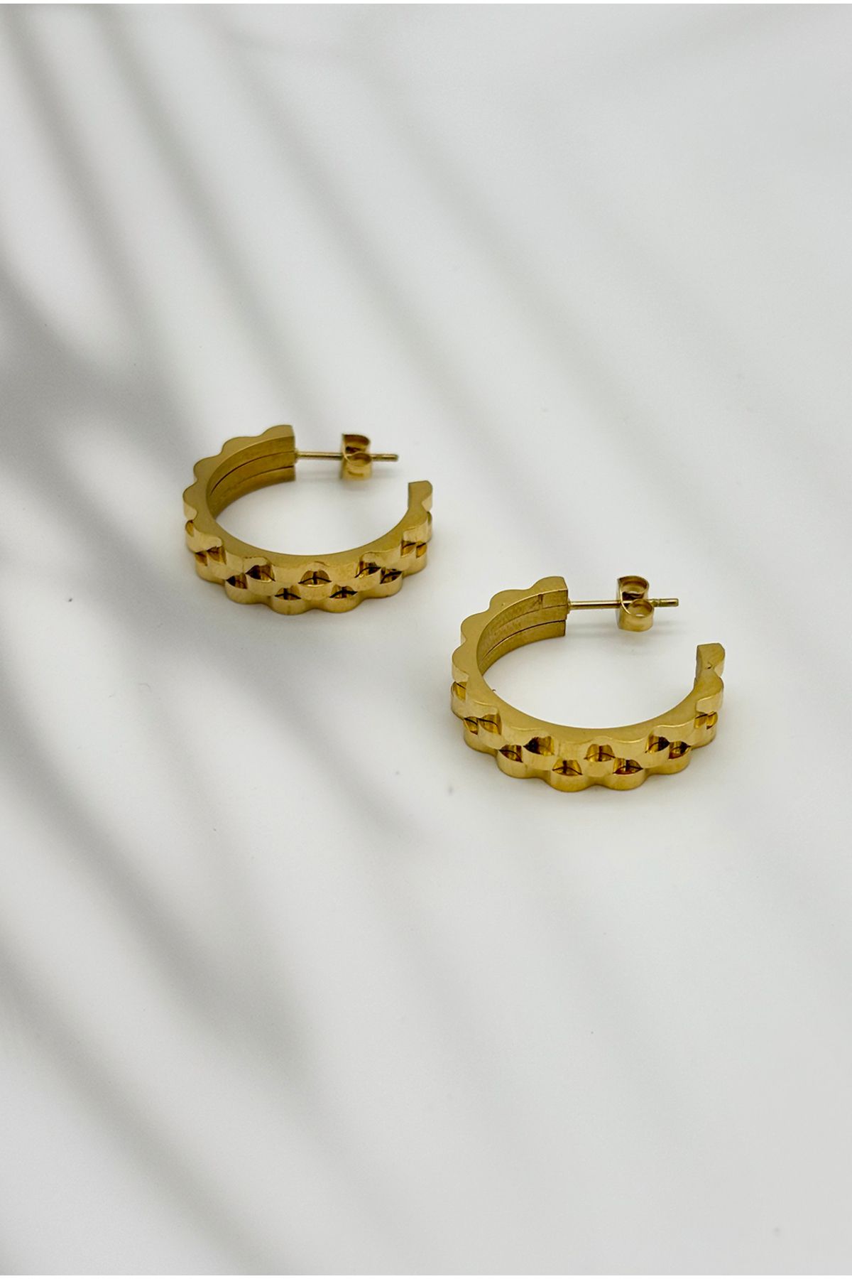 Tiny Lumo Dalgalı Halka Küpe Gold Renk