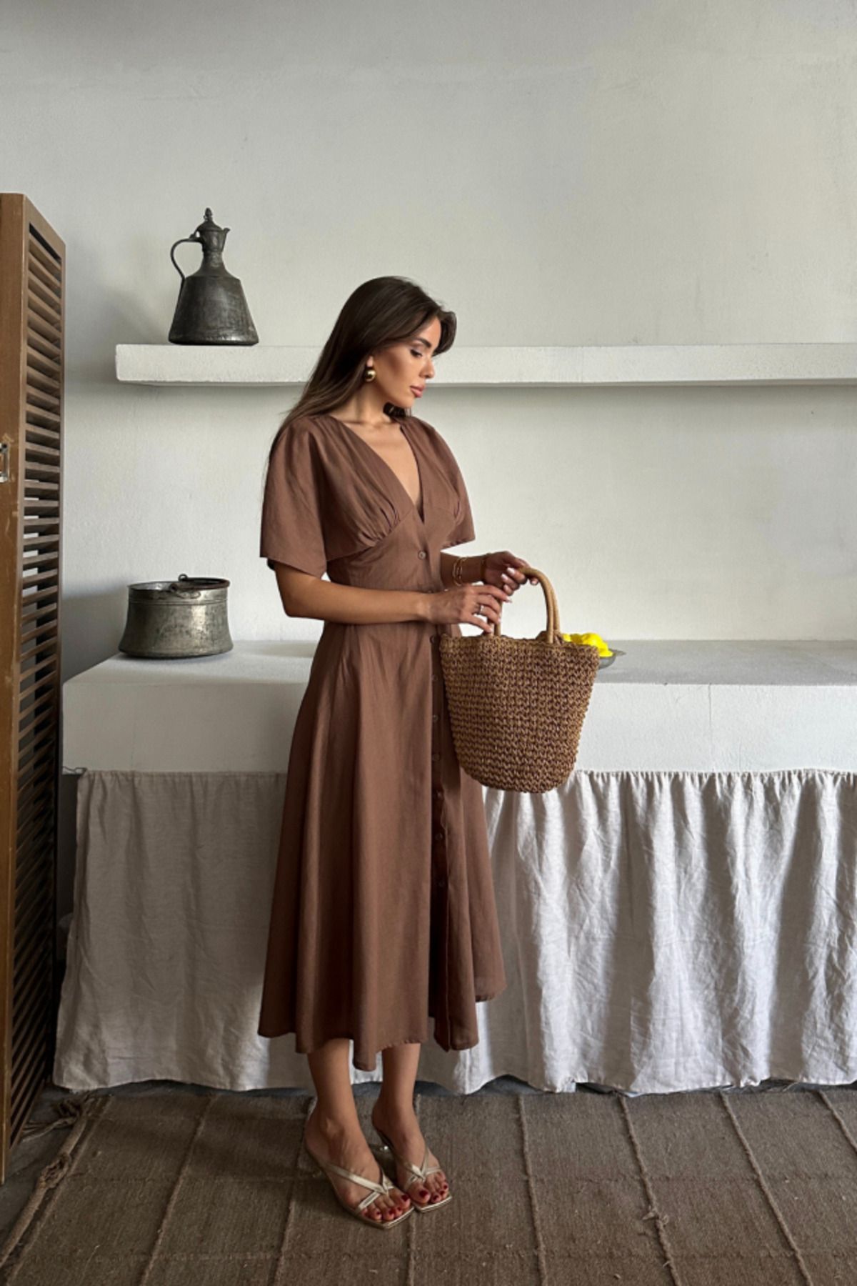 velmorafashion KETEN V YAKA ÖNDEN DÜĞMELİ ELBİSE - Kahverengi