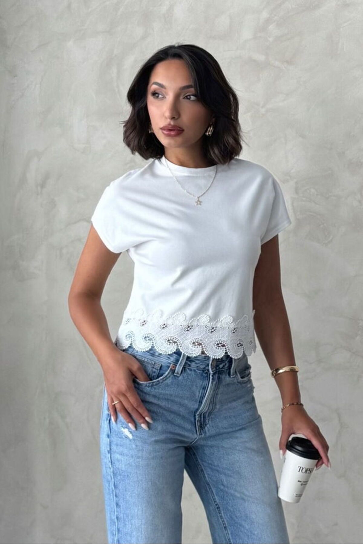 Castivo Fashion Güpür Detaylı Crop Basic Tişört