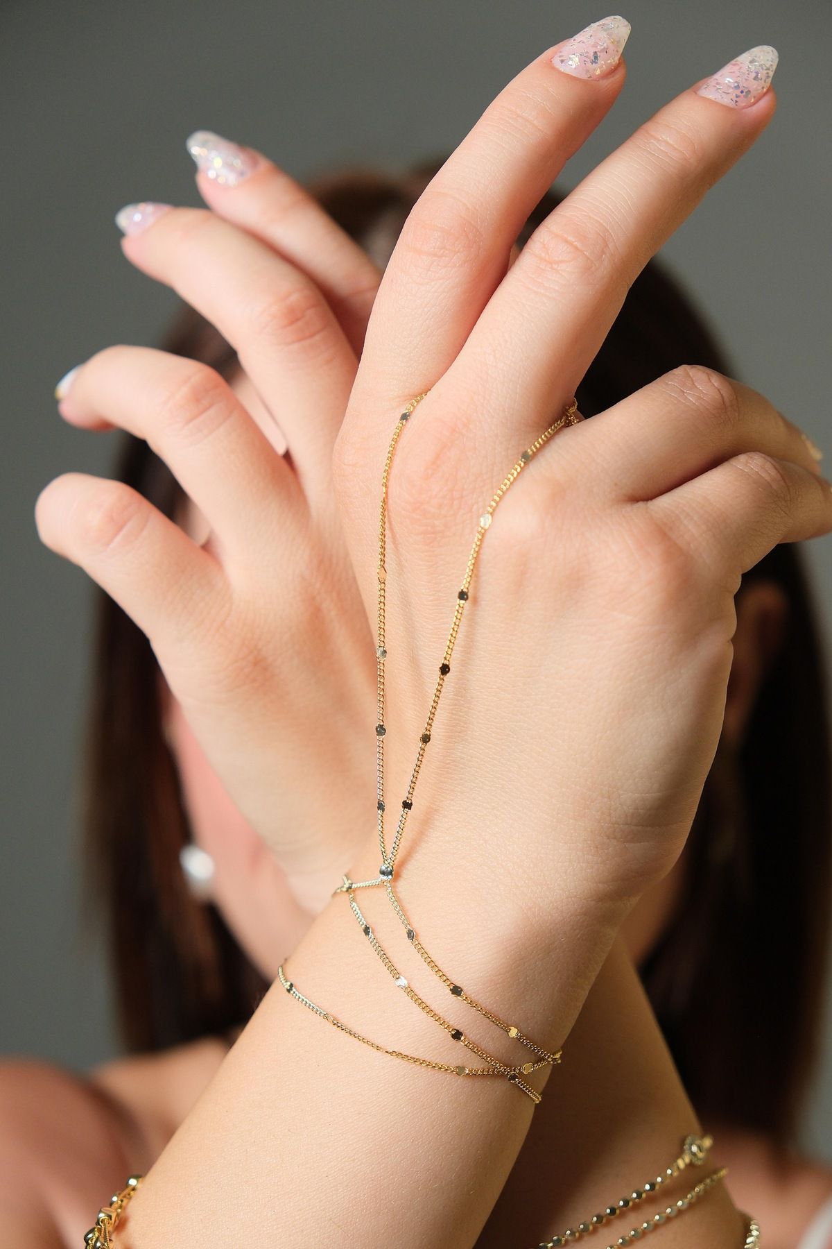 Elizzz ACCESSORY Gold Pullu İnce Zincirli Şahmeran