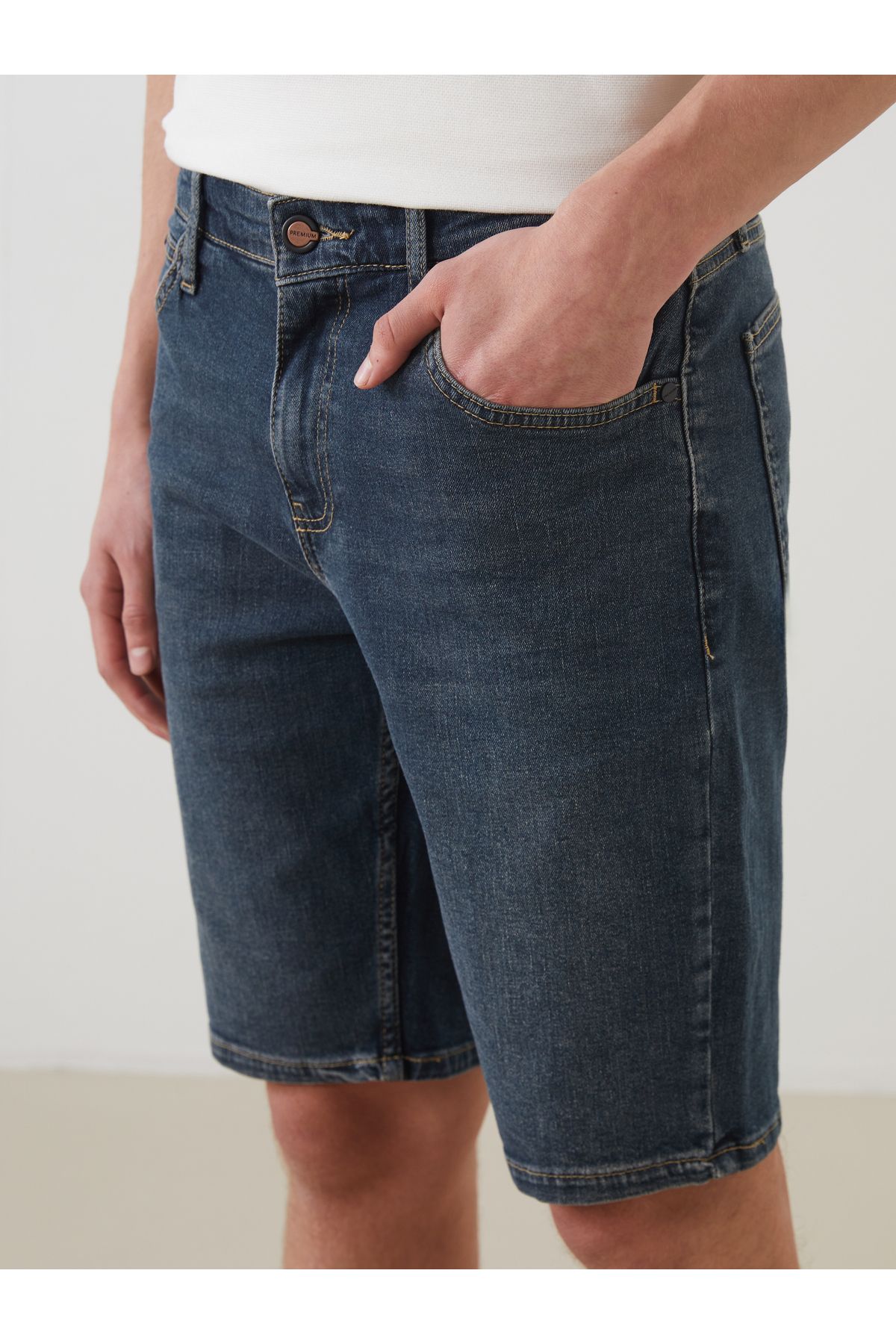 LC Waikiki-Ανδρικό τζιν σορτς Standard Fit 3