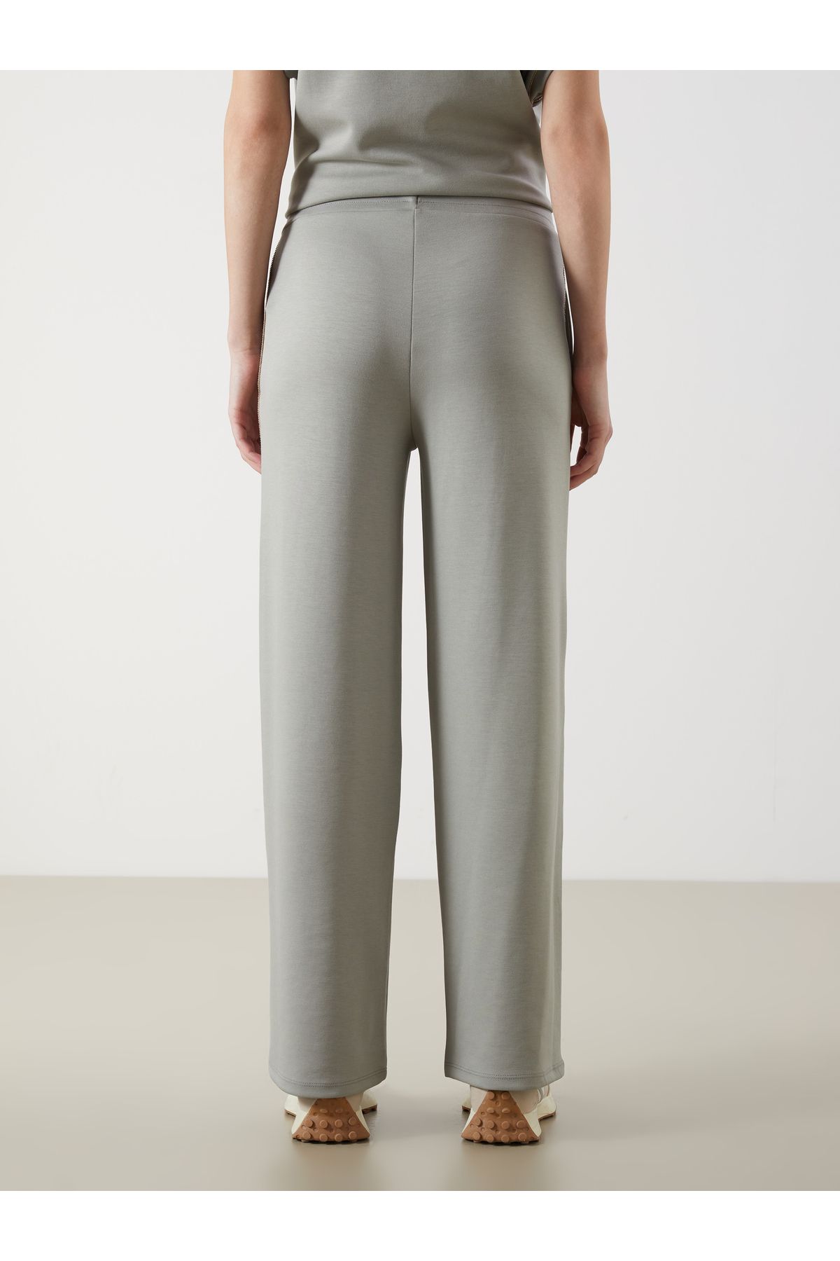 LC Waikiki-Damen-Jogginghose mit weitem Bein und elastischem Bund 4