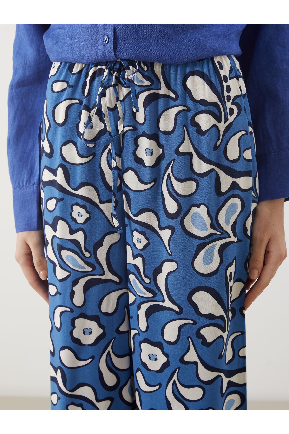 LC Waikiki-Pantaloni de damă cu model cu talie elastică 3