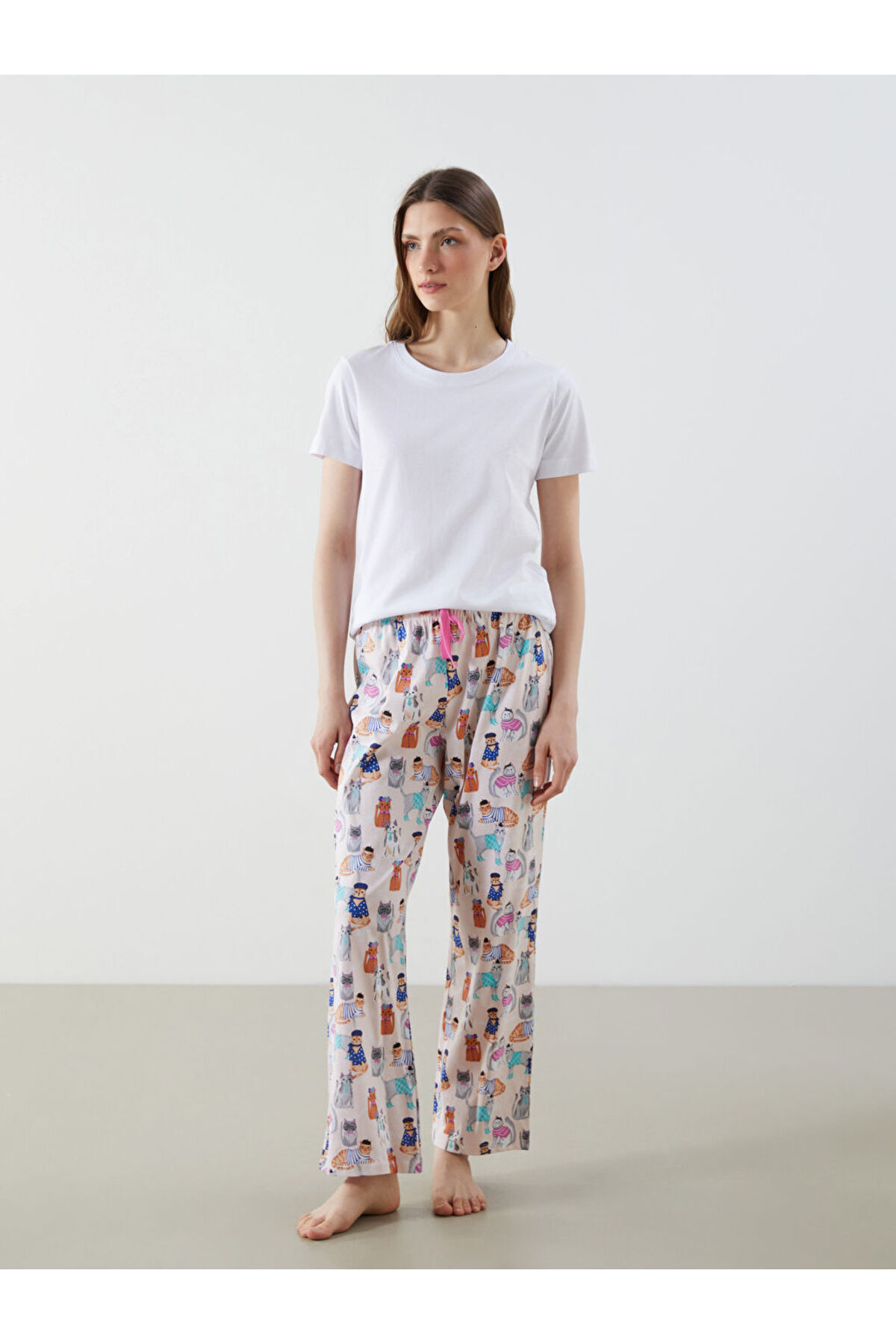 LC Waikiki-Create Your Style from Uzg Store |   Patterned Women's Pajama Bottoms with Elastic Waist 2