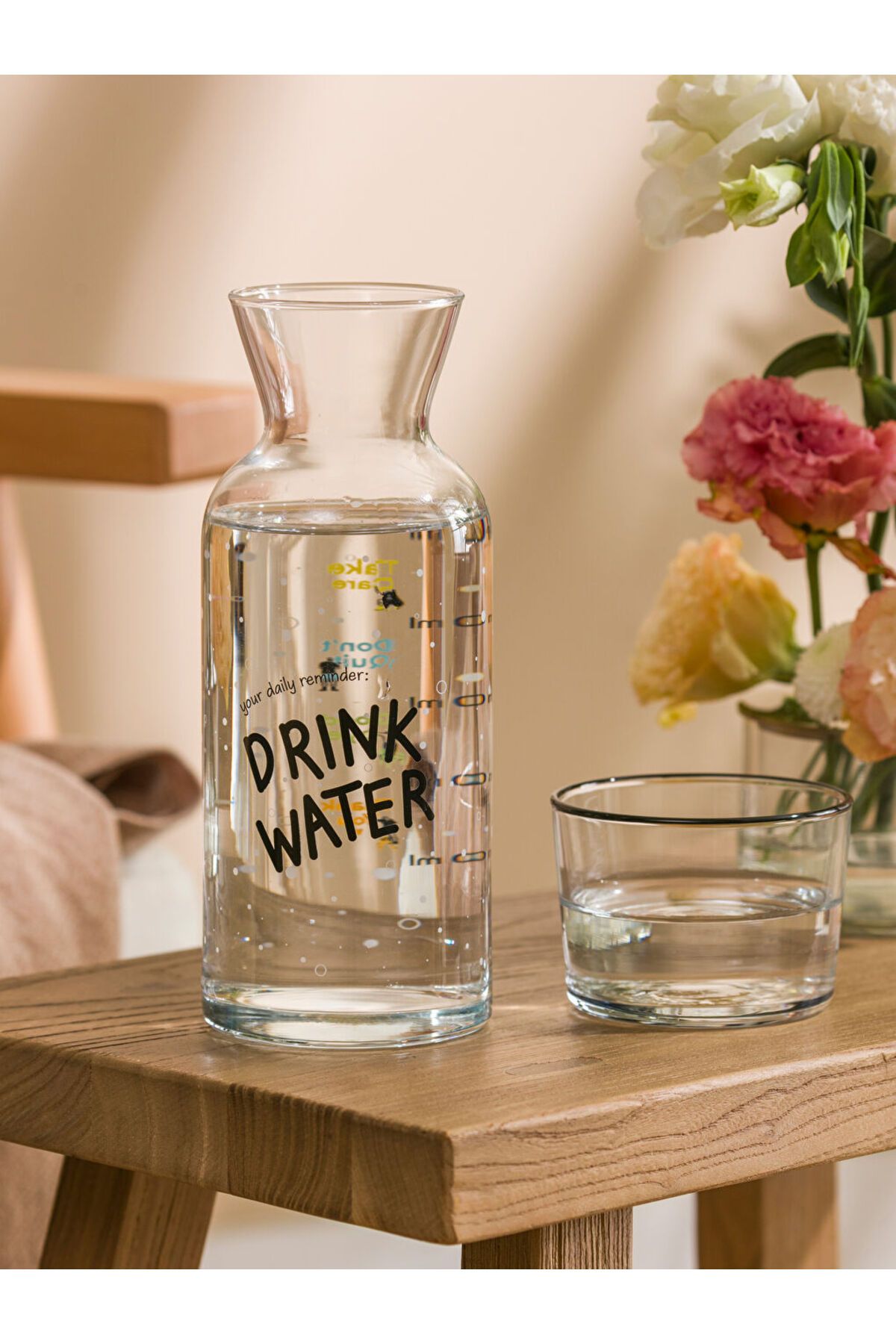 LC Waikiki Karişik Baskılı Kapaklı Cam Sürahi 500 ml